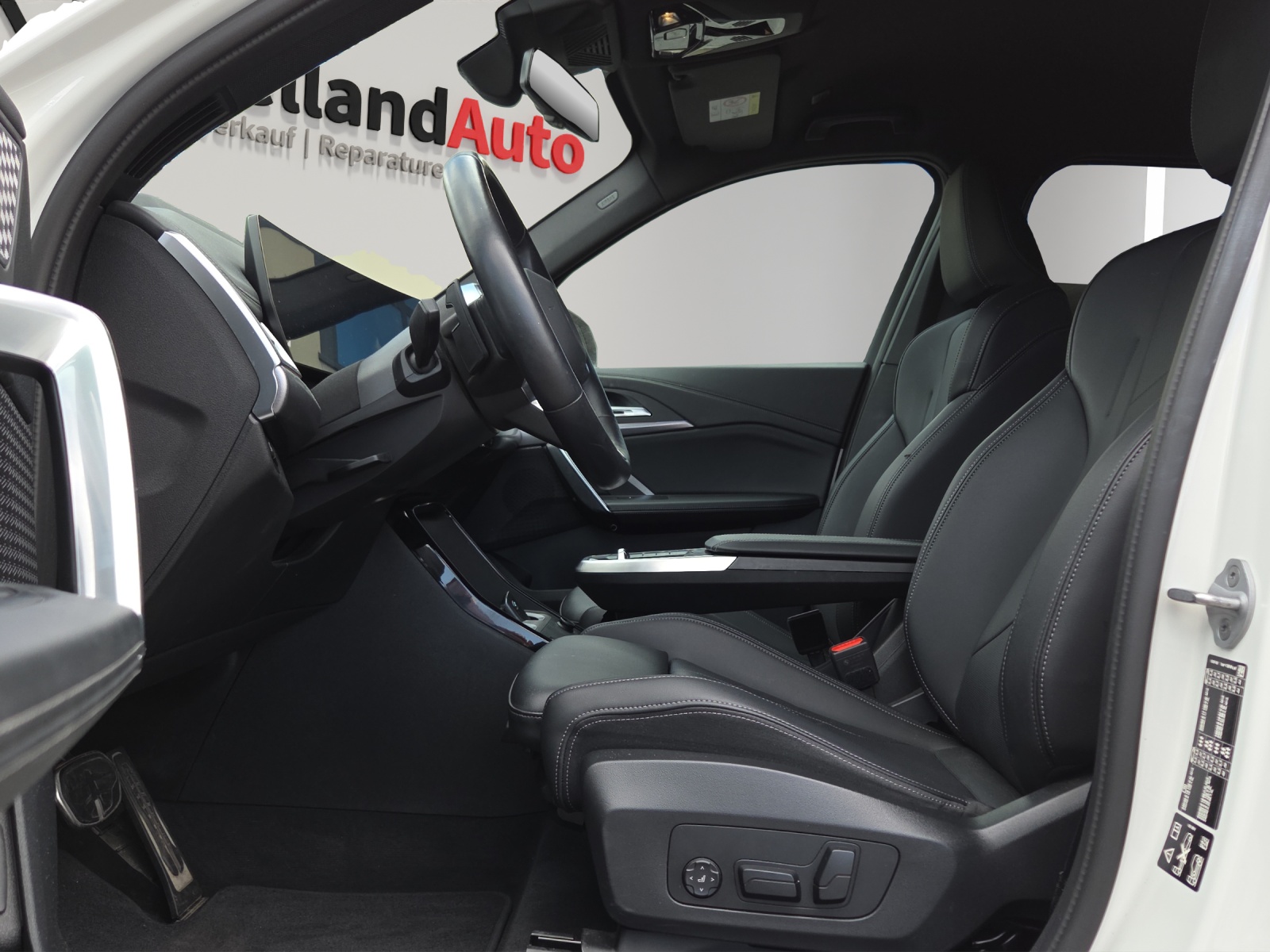 BMW X1 xDrive 23i 48V M Sport-image-8