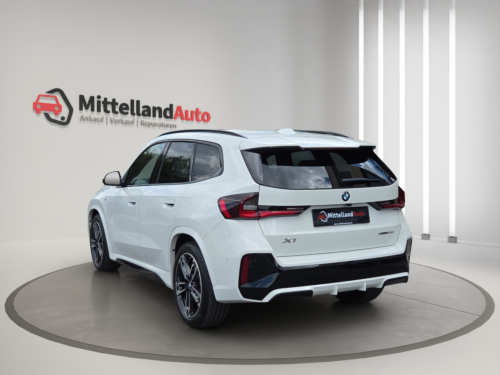 BMW X1 xDrive 23i 48V M Sport-image-13