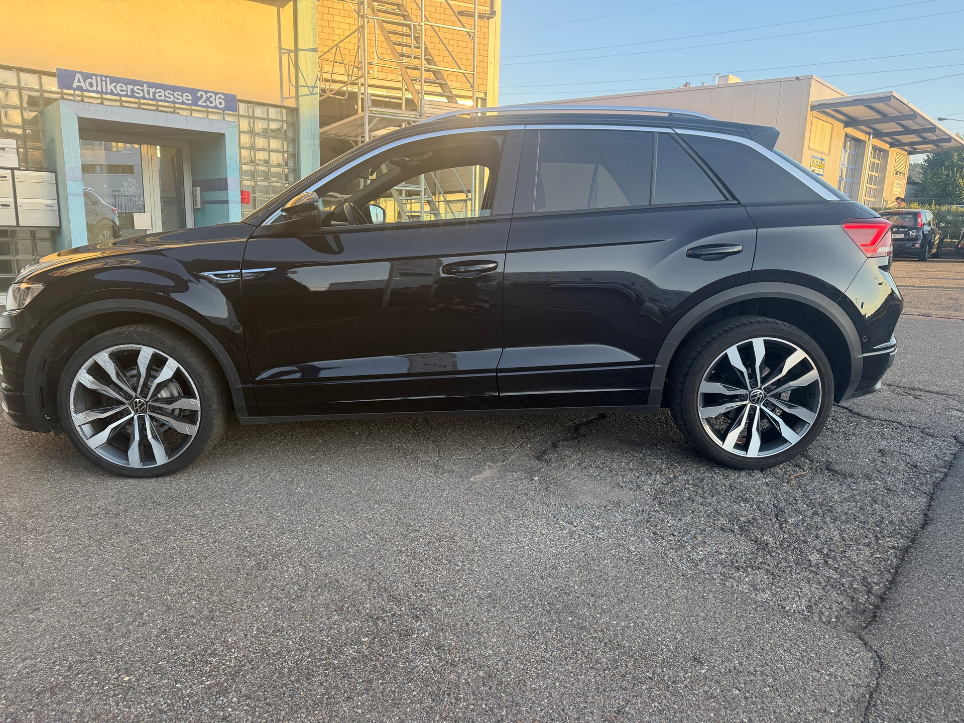VW T-Roc 1.5 TSI EVO Advance-image-3