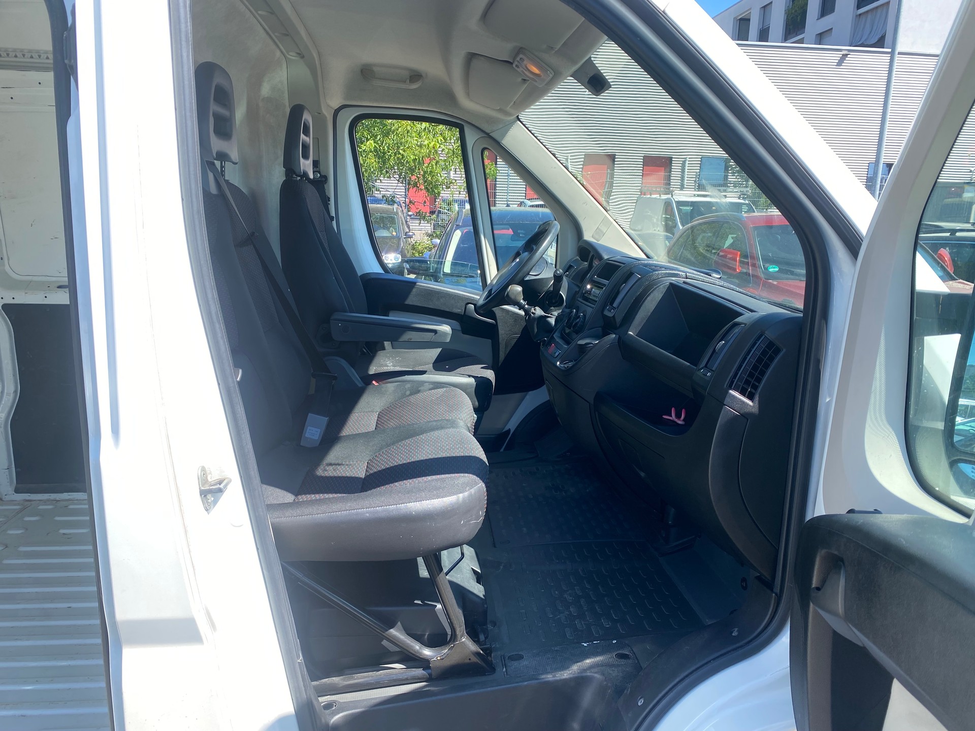 CITROEN Jumper 30 2.0 BlueHDi 110 Confort L1H1-image-10