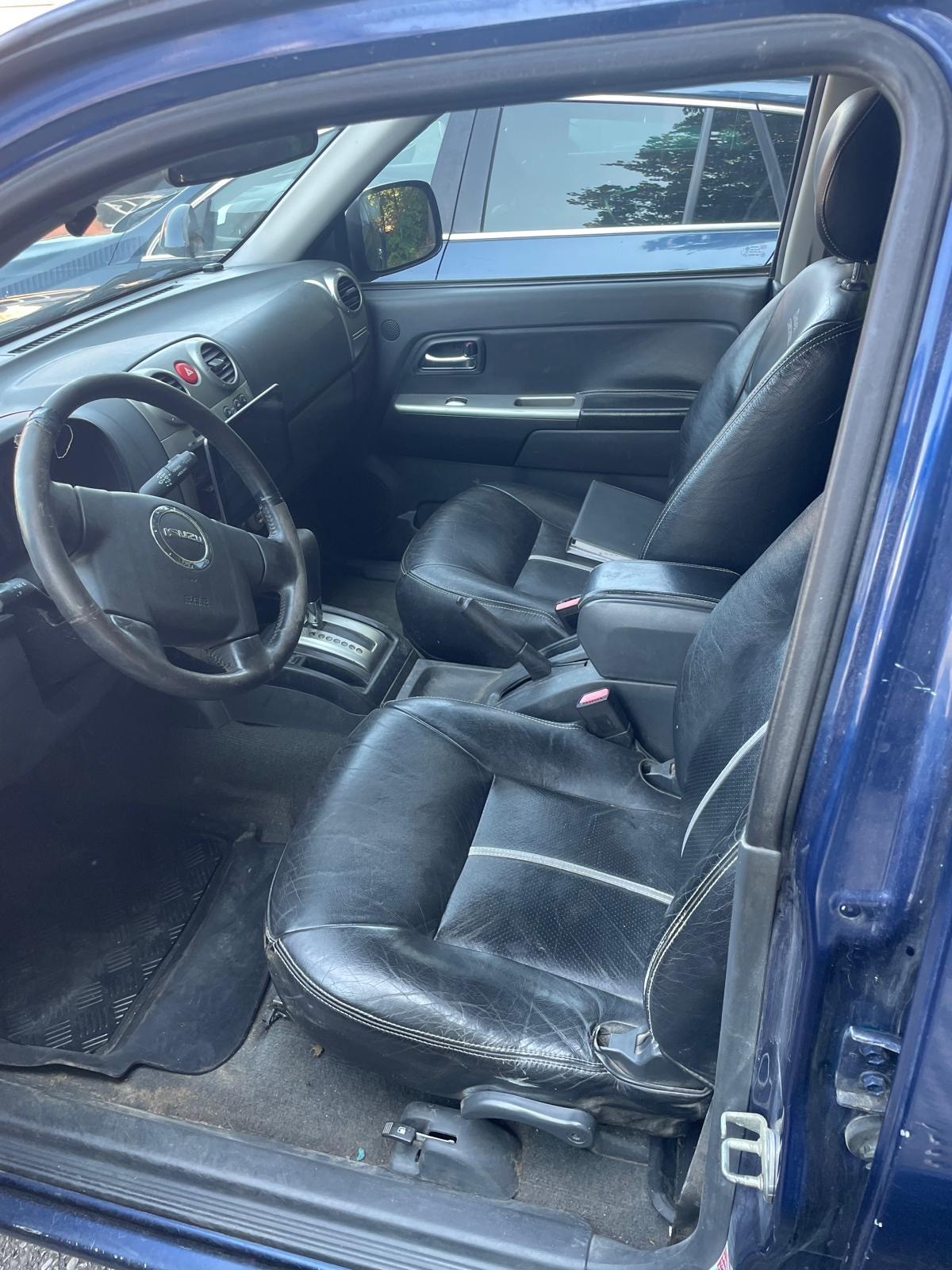 ISUZU D-MAX CrewCab LS 3.0 4x4 A-image-3