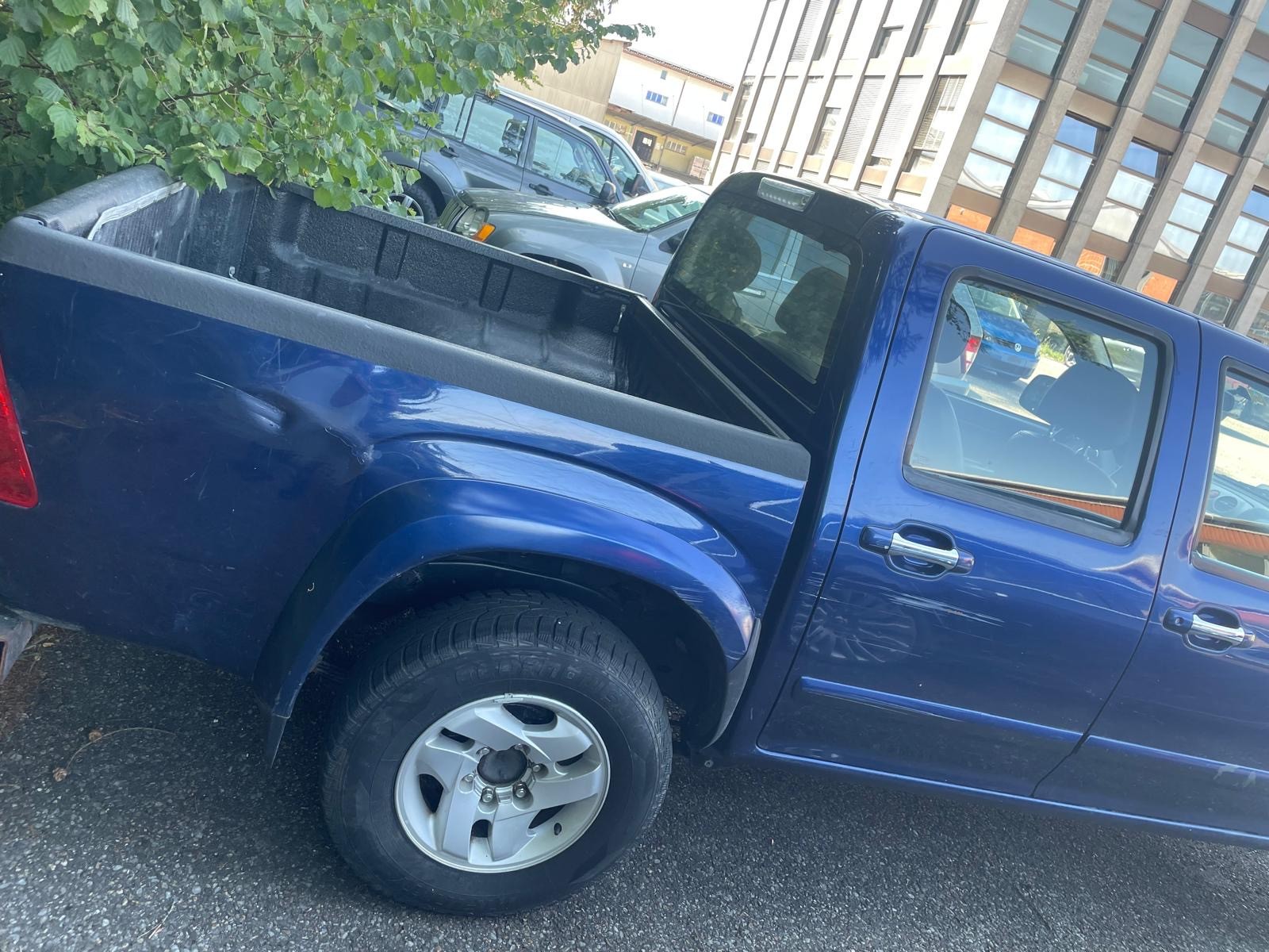 ISUZU D-MAX CrewCab LS 3.0 4x4 A-image-2