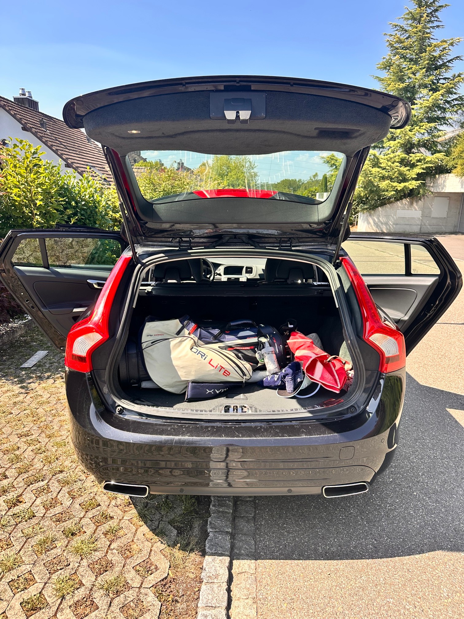 VOLVO 2.4 D5 Summum AWD-image-2