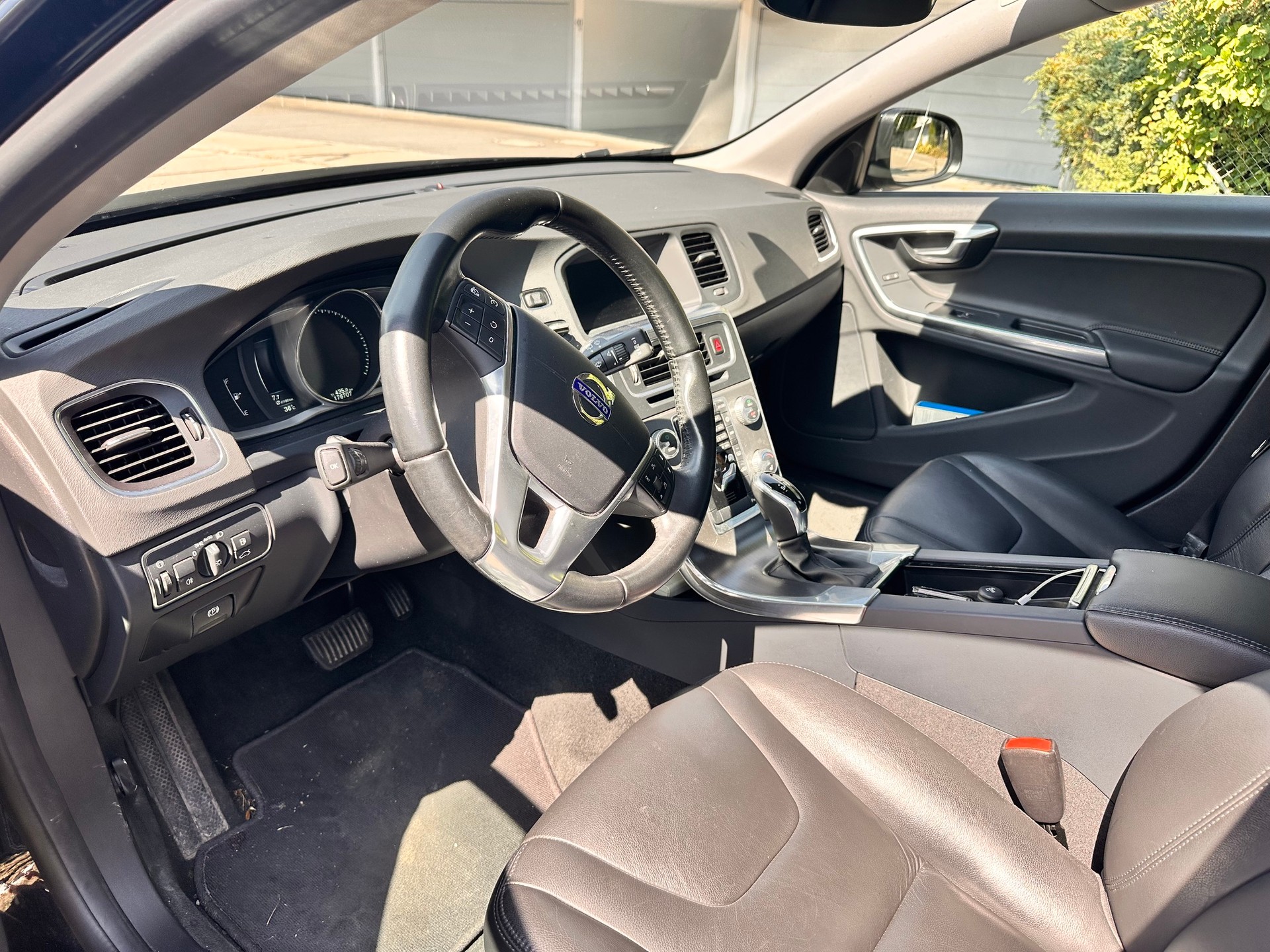 VOLVO 2.4 D5 Summum AWD-image-3