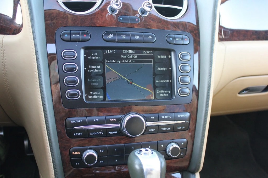 BENTLEY Continental Flying Spur 6.0-image-11