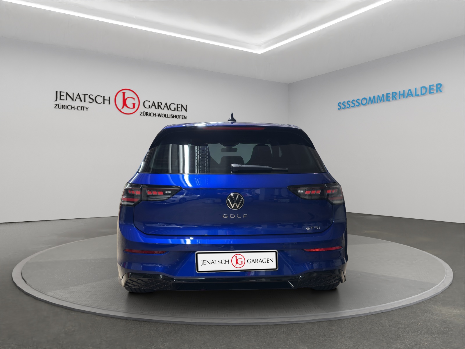 VW Golf VIII 1.5 eTSI R-Line DSG-image-3