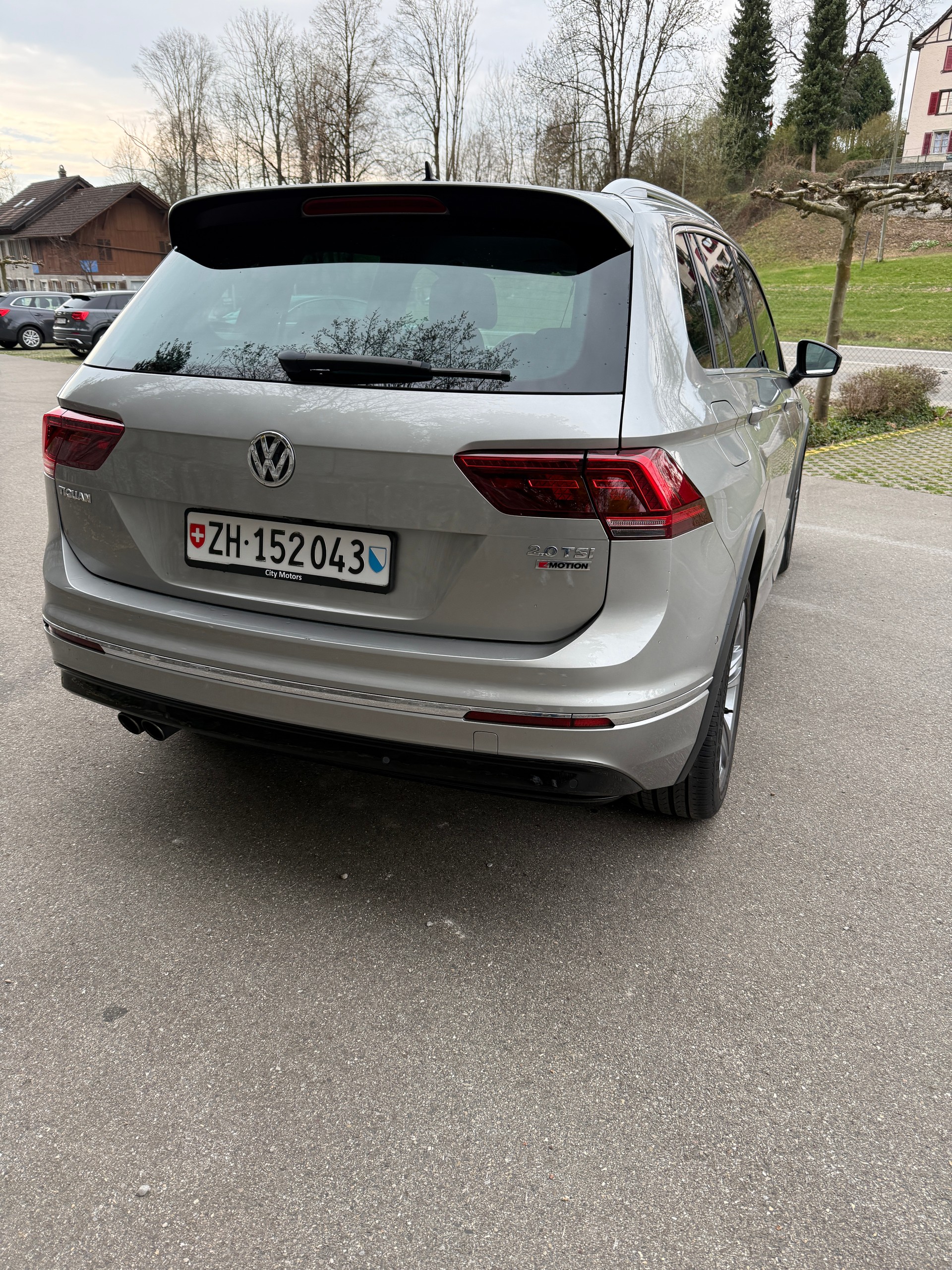 VW 2.0 TSI R-Line 4 Motion DSG-image-4