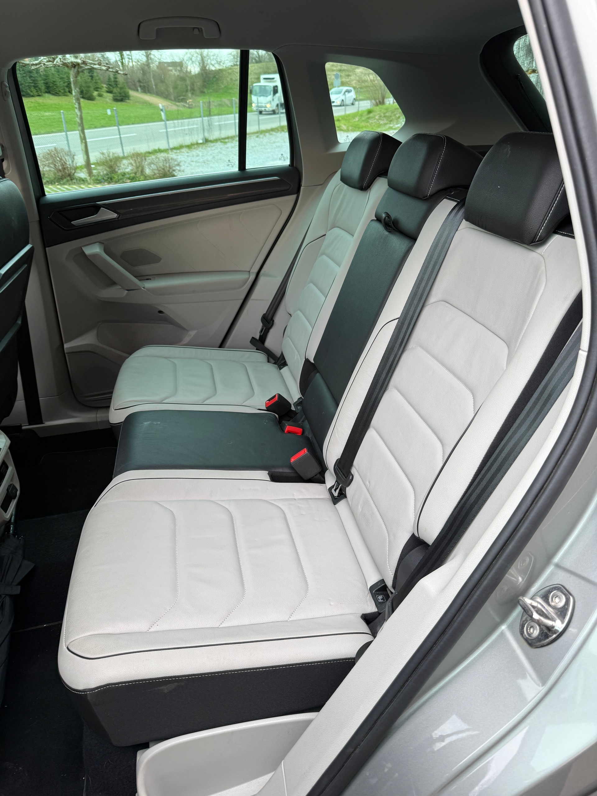 VW 2.0 TSI R-Line 4 Motion DSG-image-6