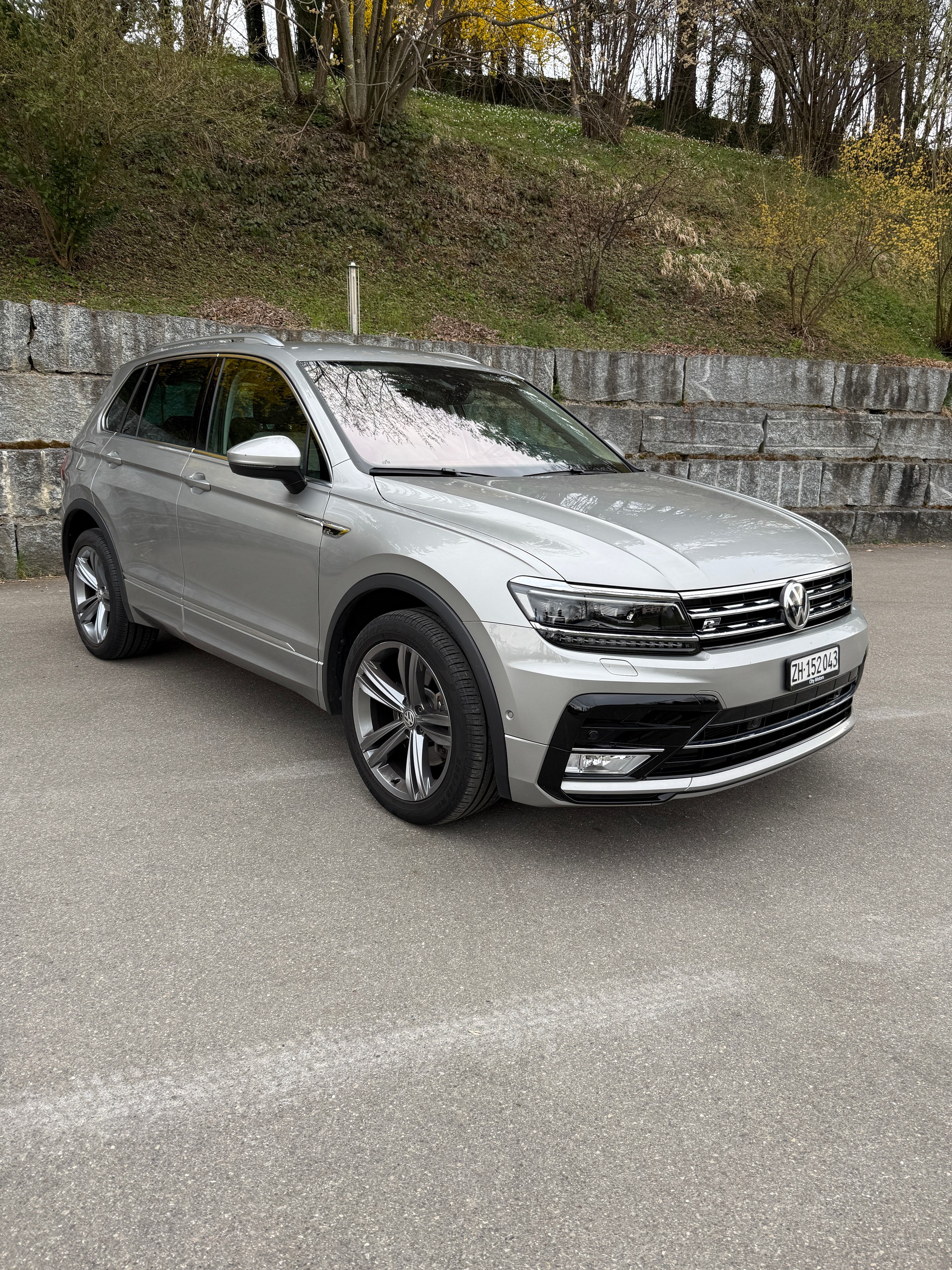 VW 2.0 TSI R-Line 4 Motion DSG-image-1
