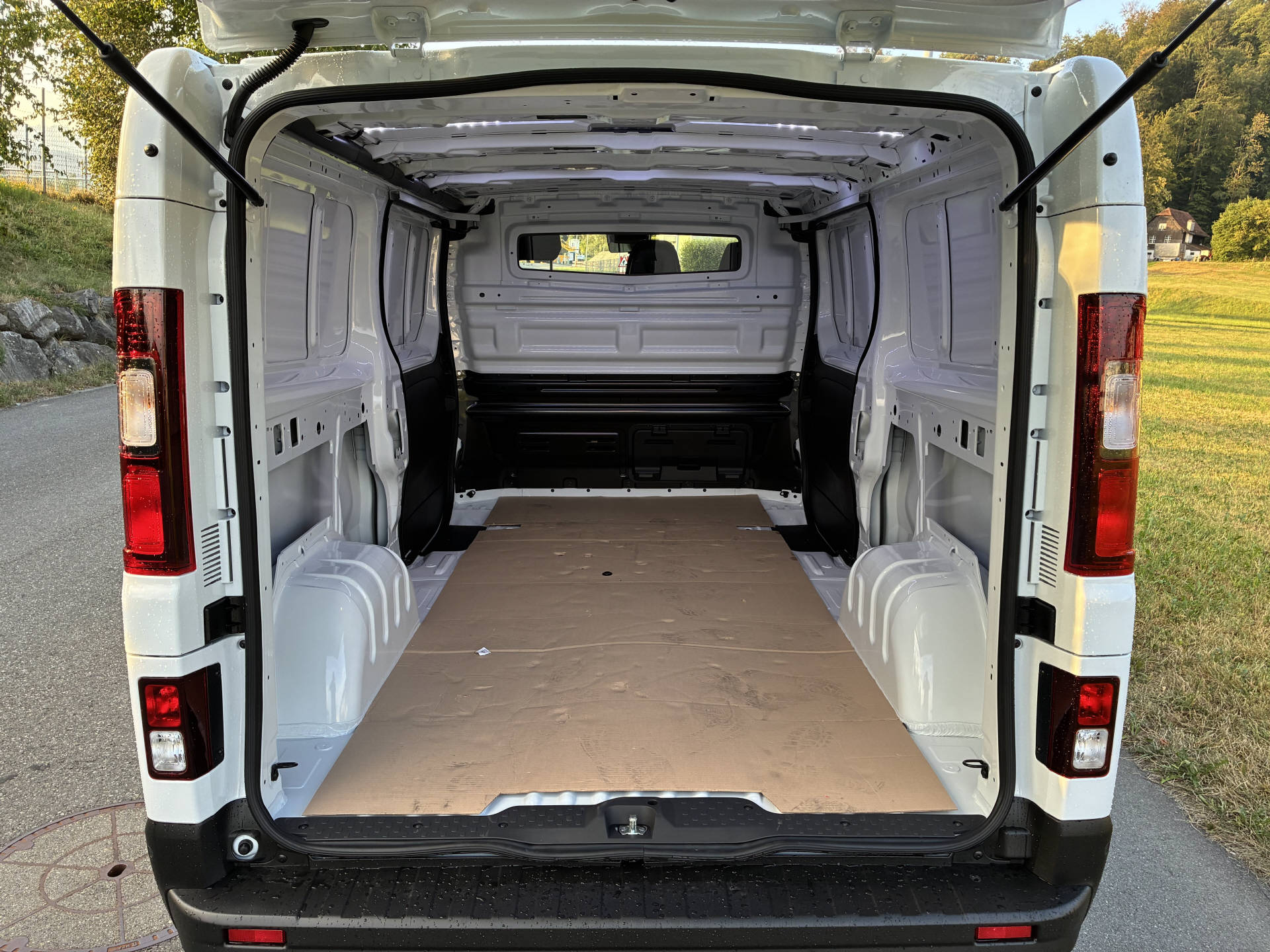 RENAULT Trafic Kaw. 3.0 t L2H1 150 PS Automat-image-9