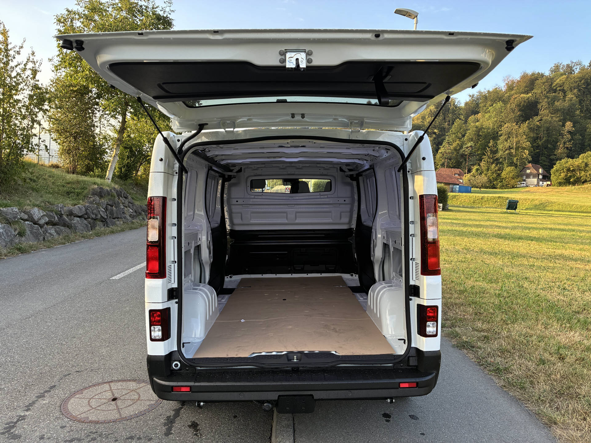 RENAULT Trafic Kaw. 3.0 t L2H1 150 PS Automat-image-8