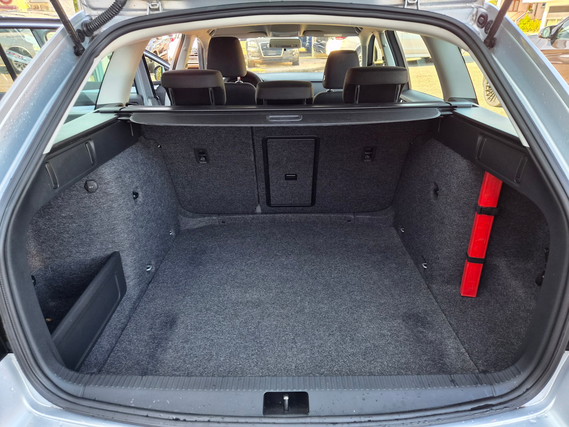 SKODA Octavia Combi 1.6 TDI Ambition DSG-image-11