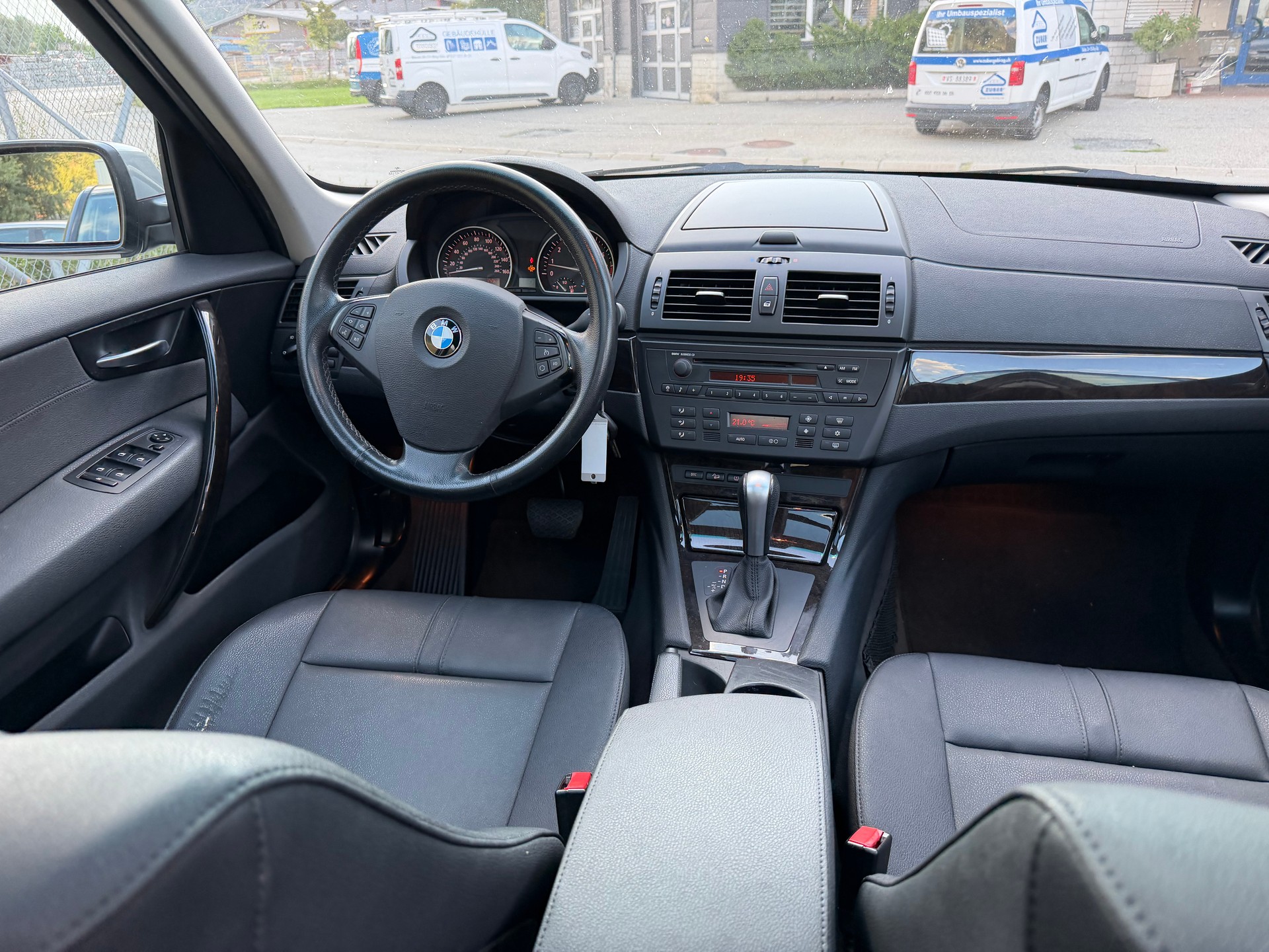 BMW X3 xDrive 30i (3.0si)-image-6
