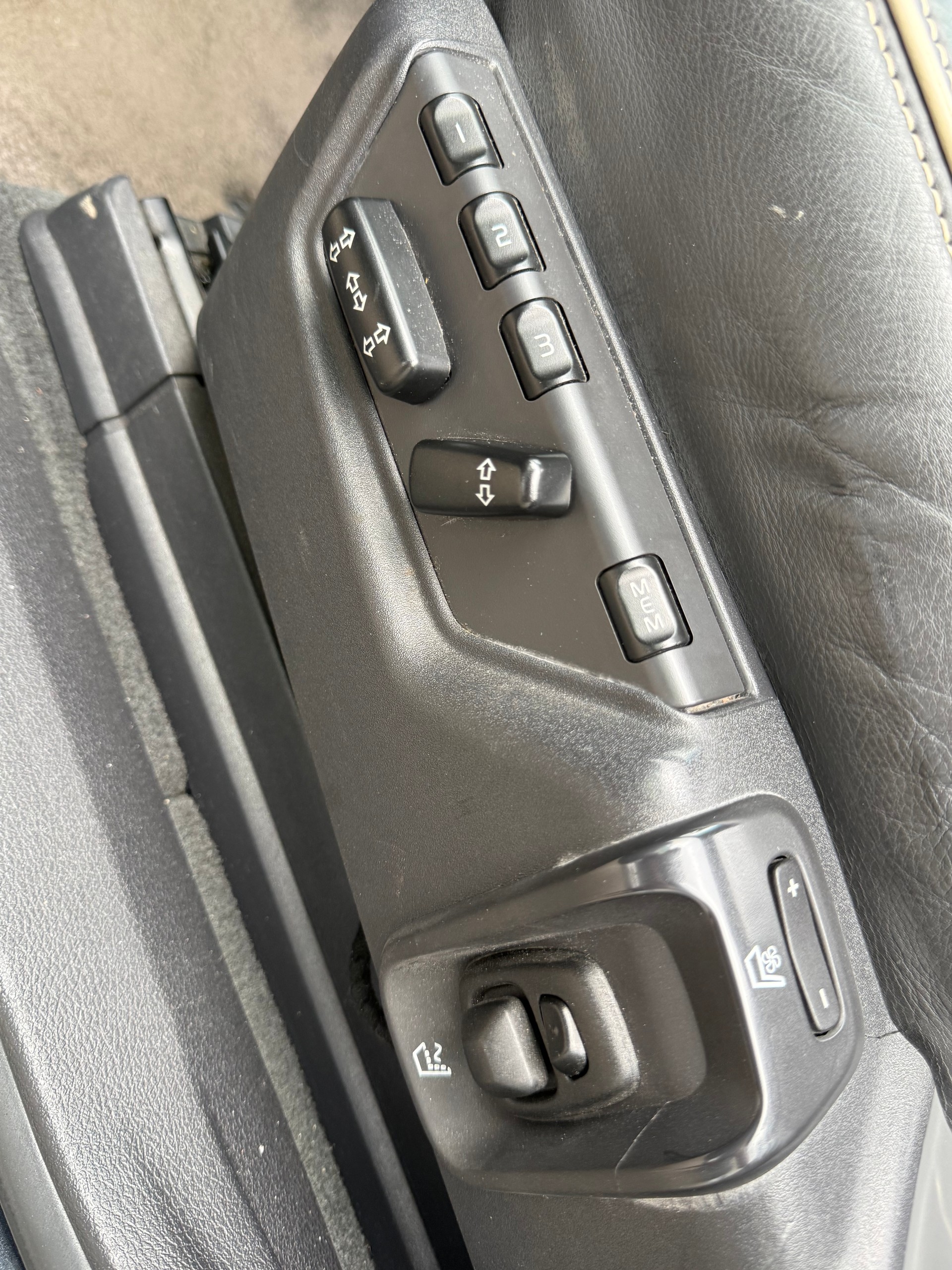 VOLVO XC90 D5 AWD Executive Geartronic-image-10