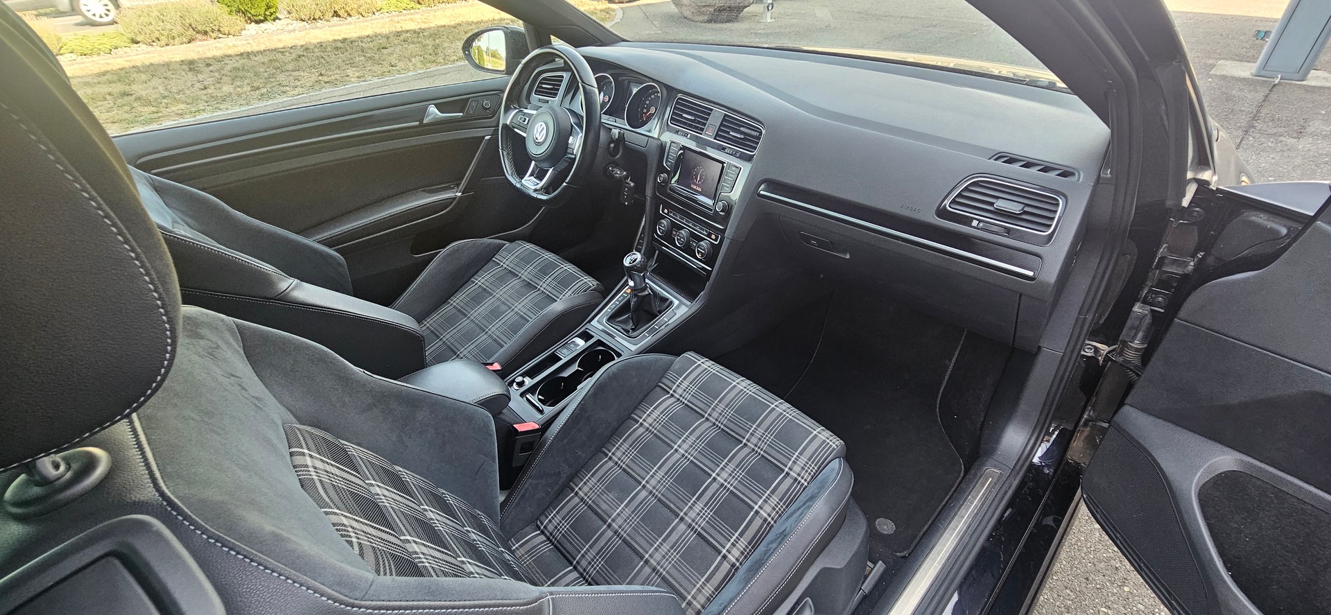 VW Golf 2.0 TDI GTD-image-8