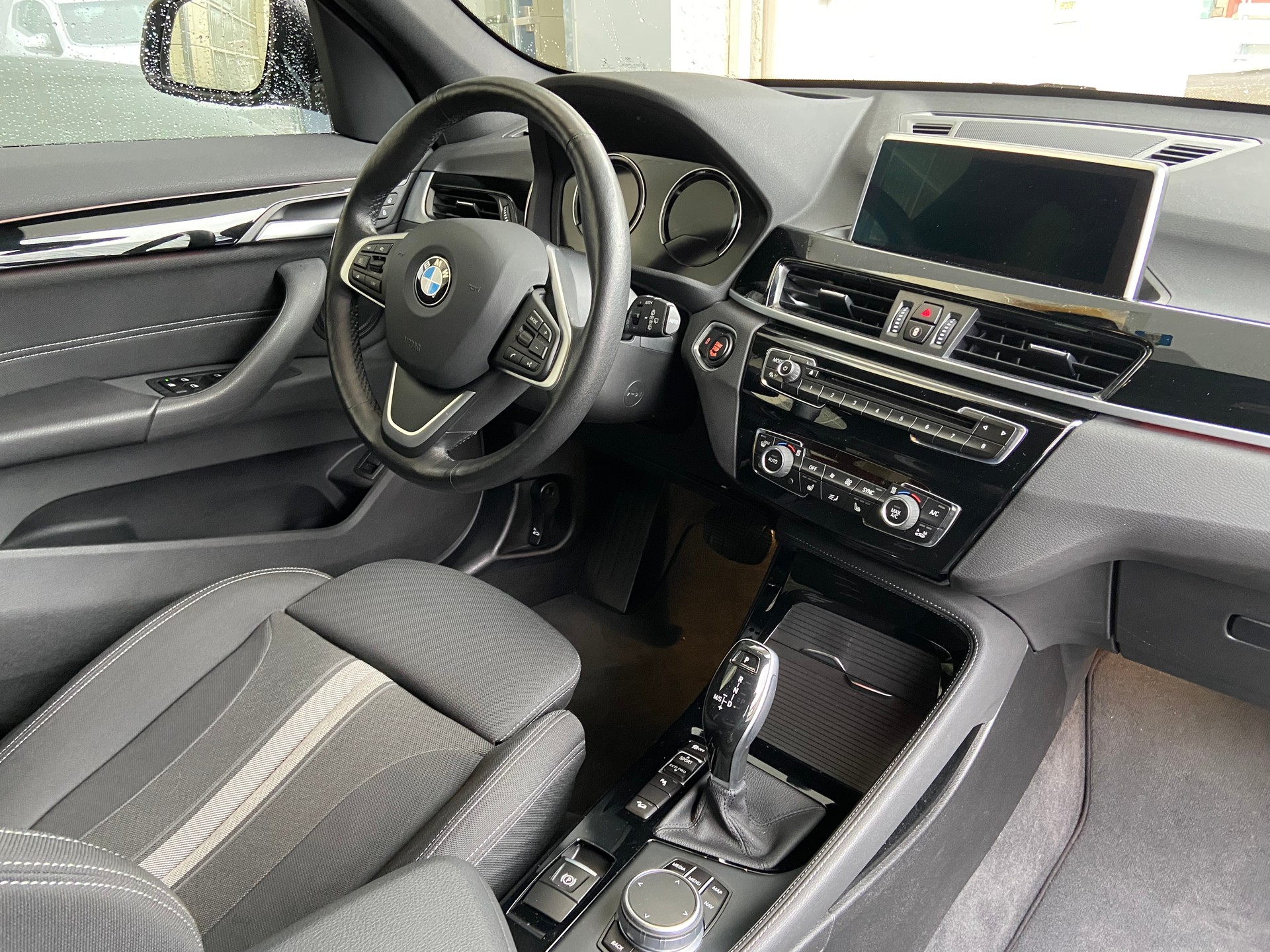 BMW X1 xDrive 18d Sport Line Steptronic-image-3