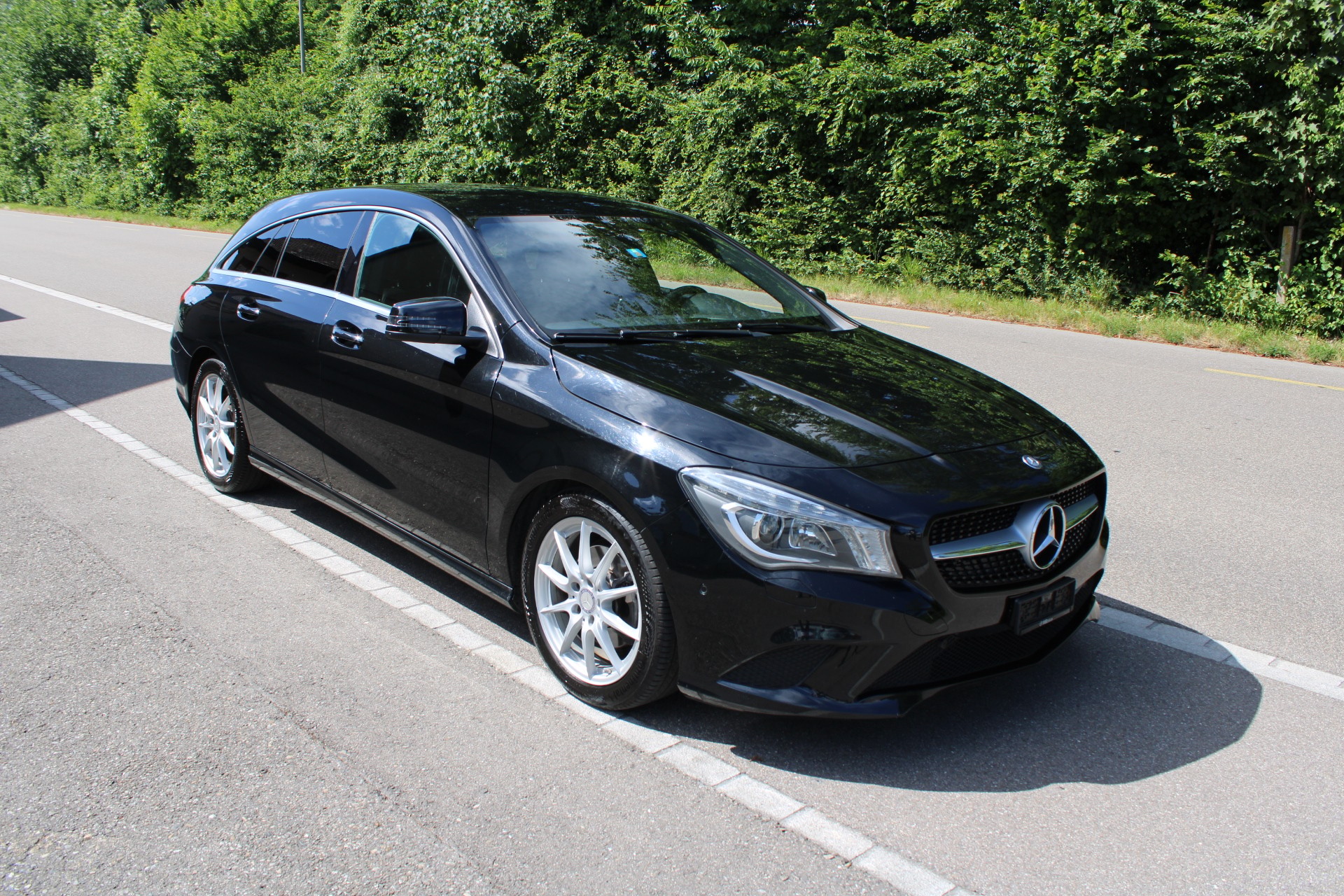 MERCEDES-BENZ CLA Shooting Brake 180 Urban 7G-DCT-image-2