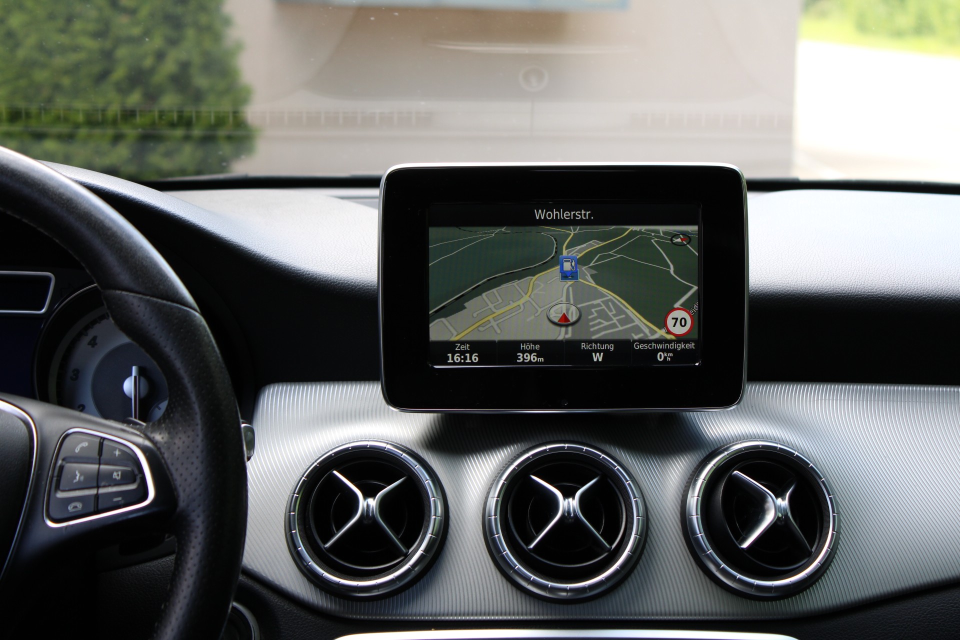 MERCEDES-BENZ CLA Shooting Brake 180 Urban 7G-DCT-image-10