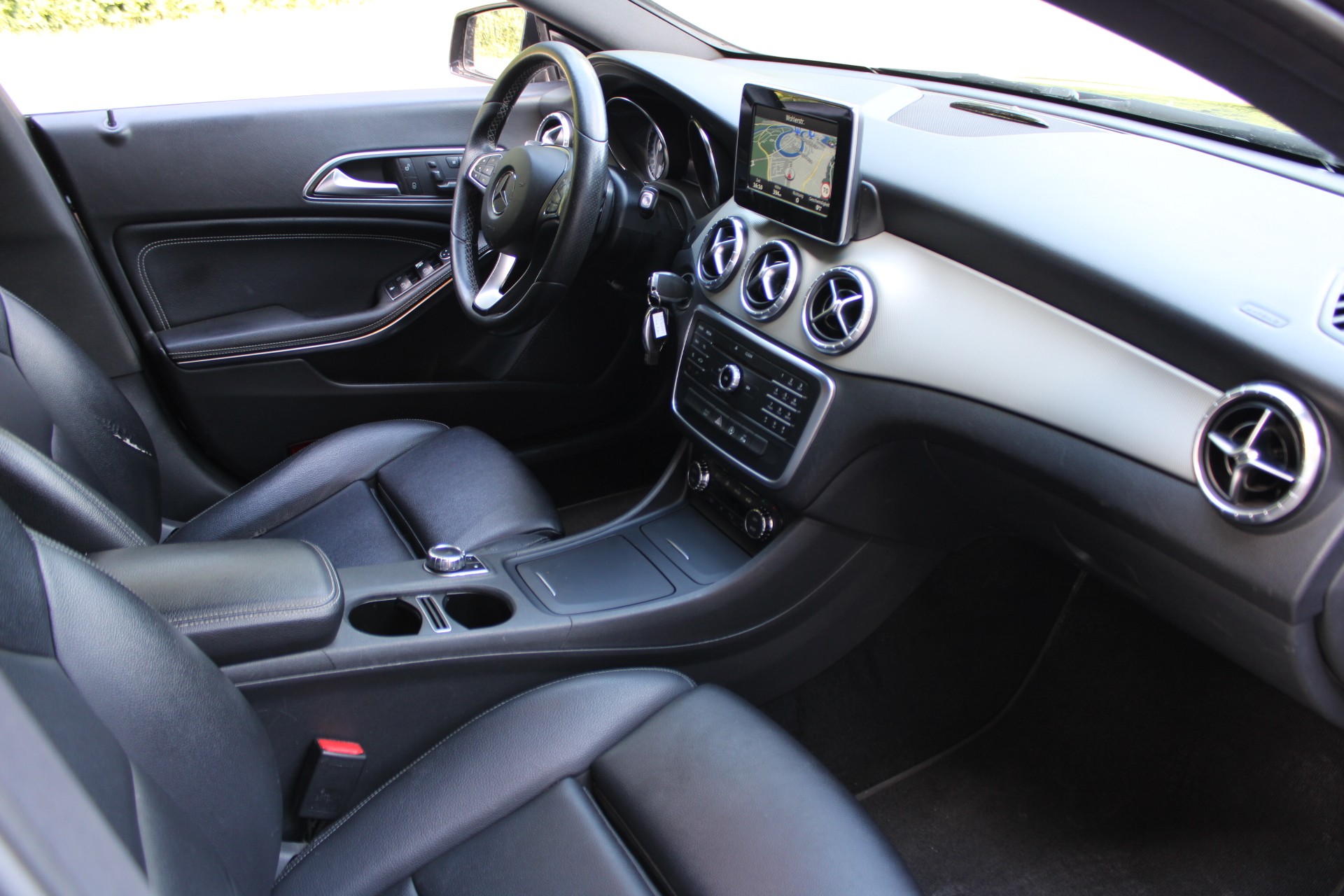 MERCEDES-BENZ CLA Shooting Brake 180 Urban 7G-DCT-image-5