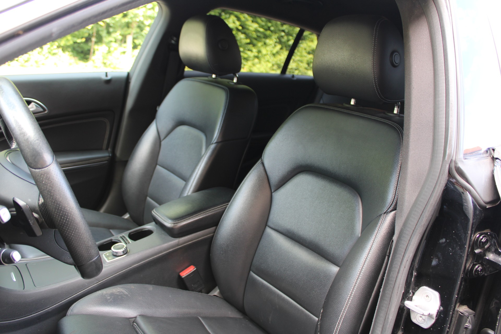 MERCEDES-BENZ CLA Shooting Brake 180 Urban 7G-DCT-image-7
