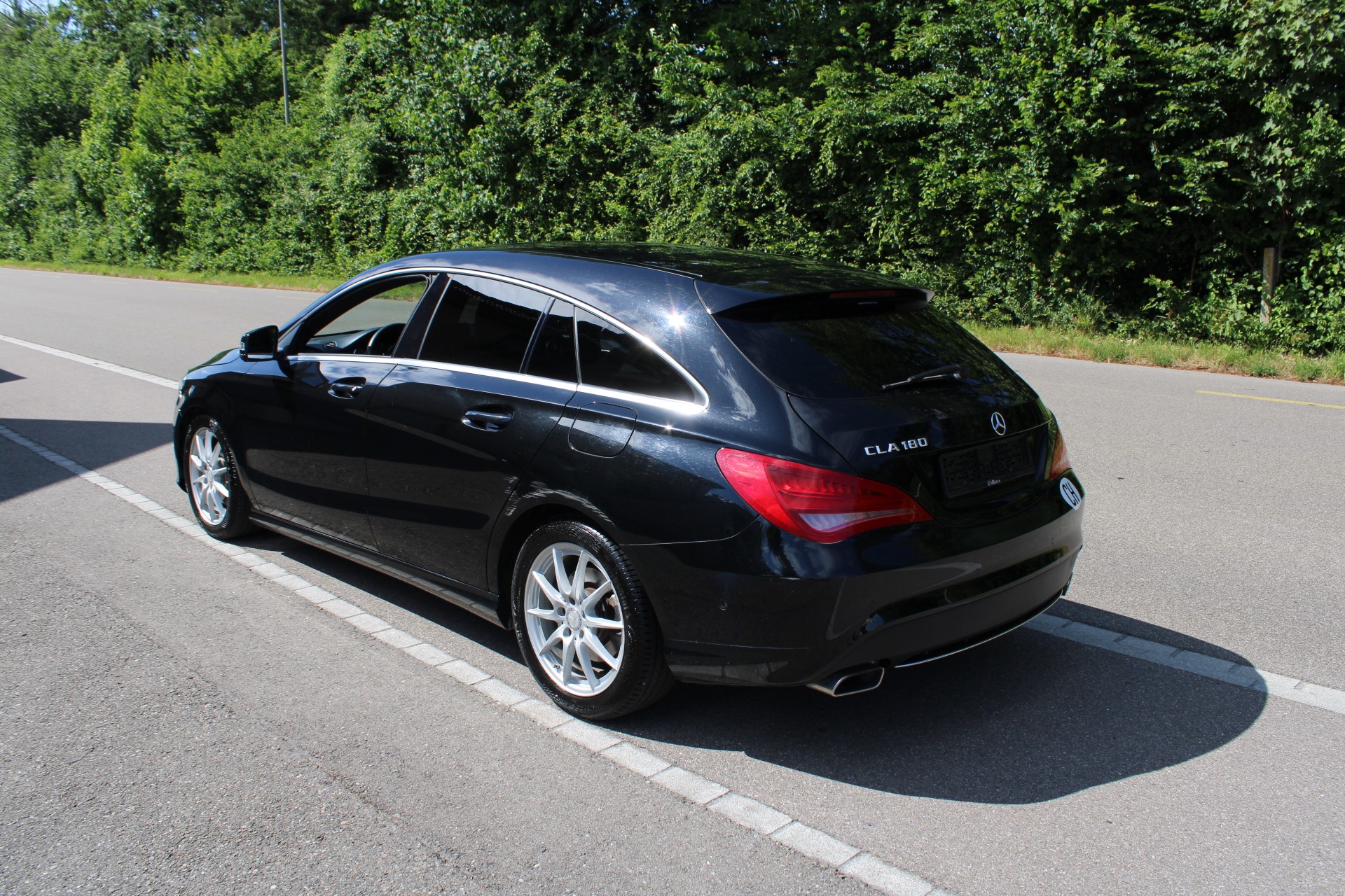 MERCEDES-BENZ CLA Shooting Brake 180 Urban 7G-DCT-image-1
