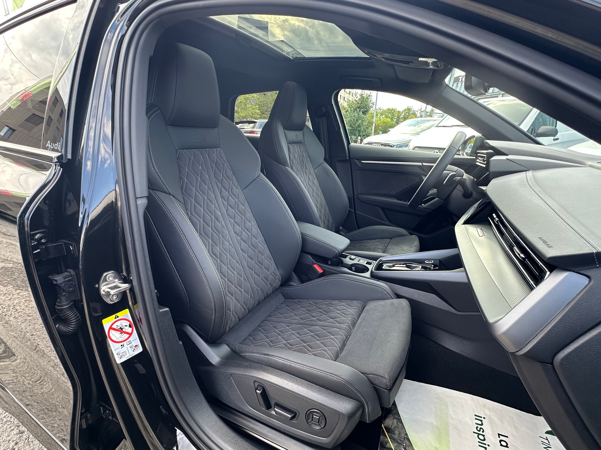 AUDI A3 Sportback TFSI 150 kW quattro S line S trconic(CH Auto)-image-21