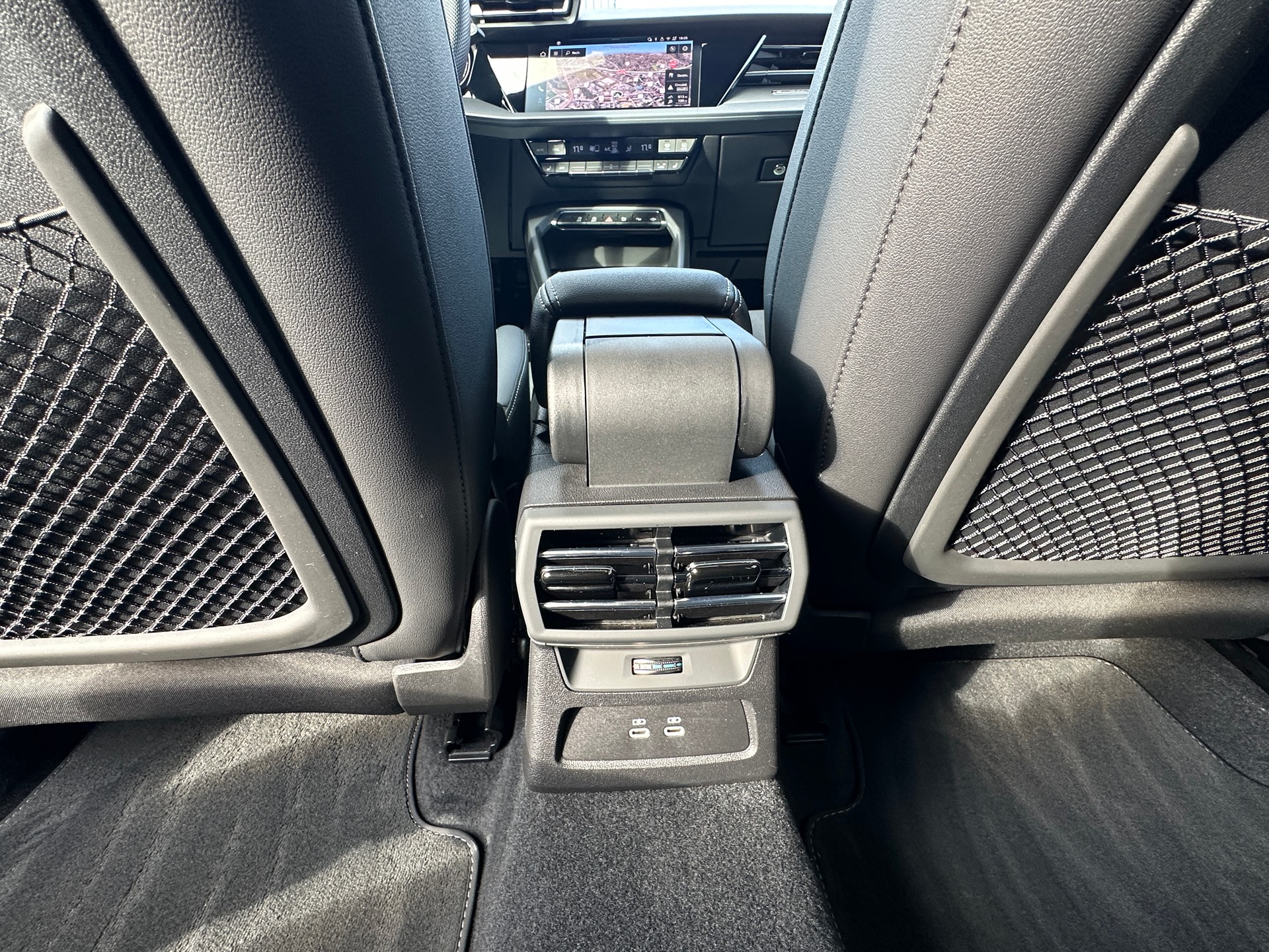 AUDI A3 Sportback TFSI 150 kW quattro S line S trconic(CH Auto)-image-24