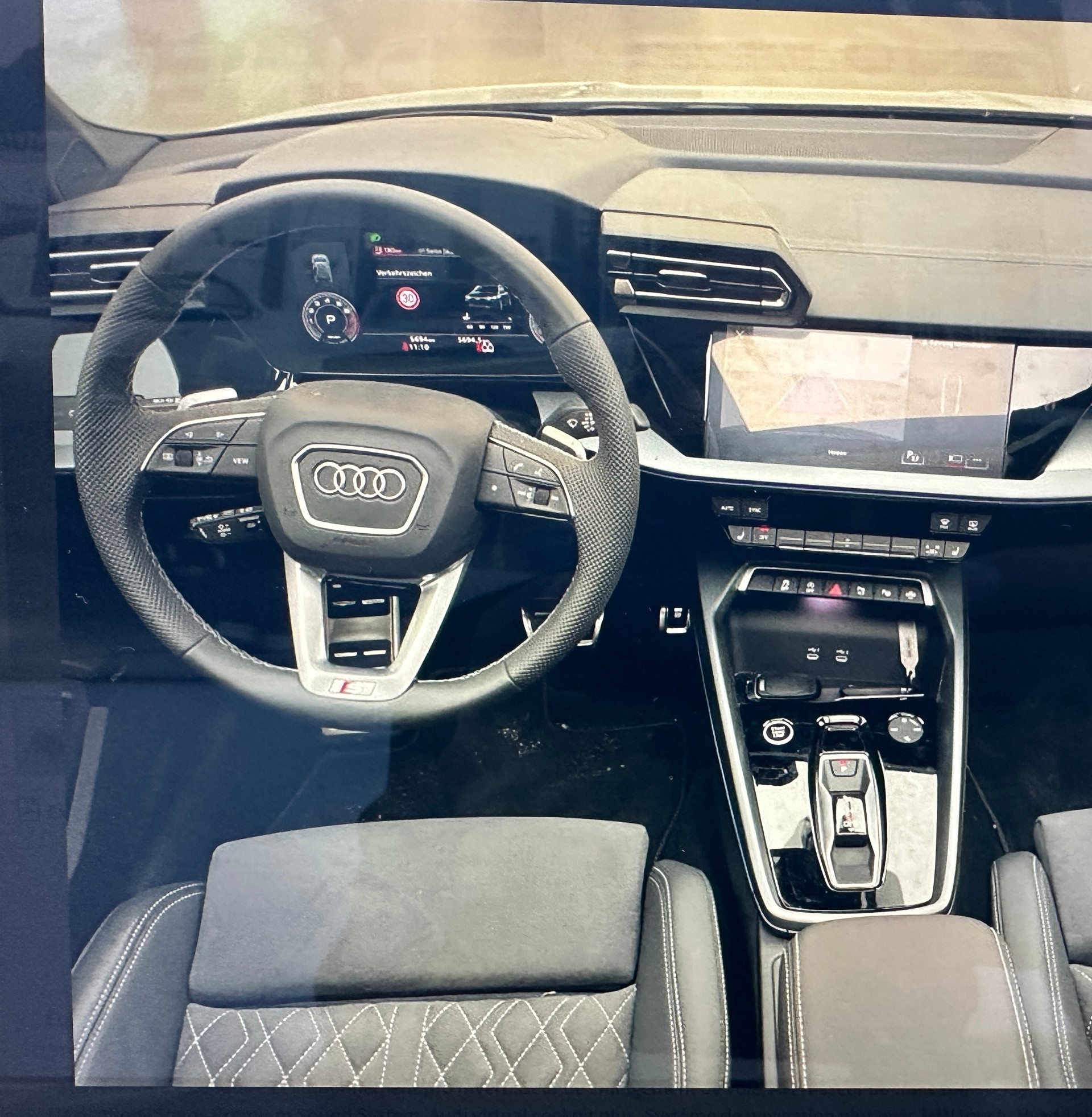 AUDI A3 Sportback TFSI 150 kW quattro S line S trconic(CH Auto)-image-4