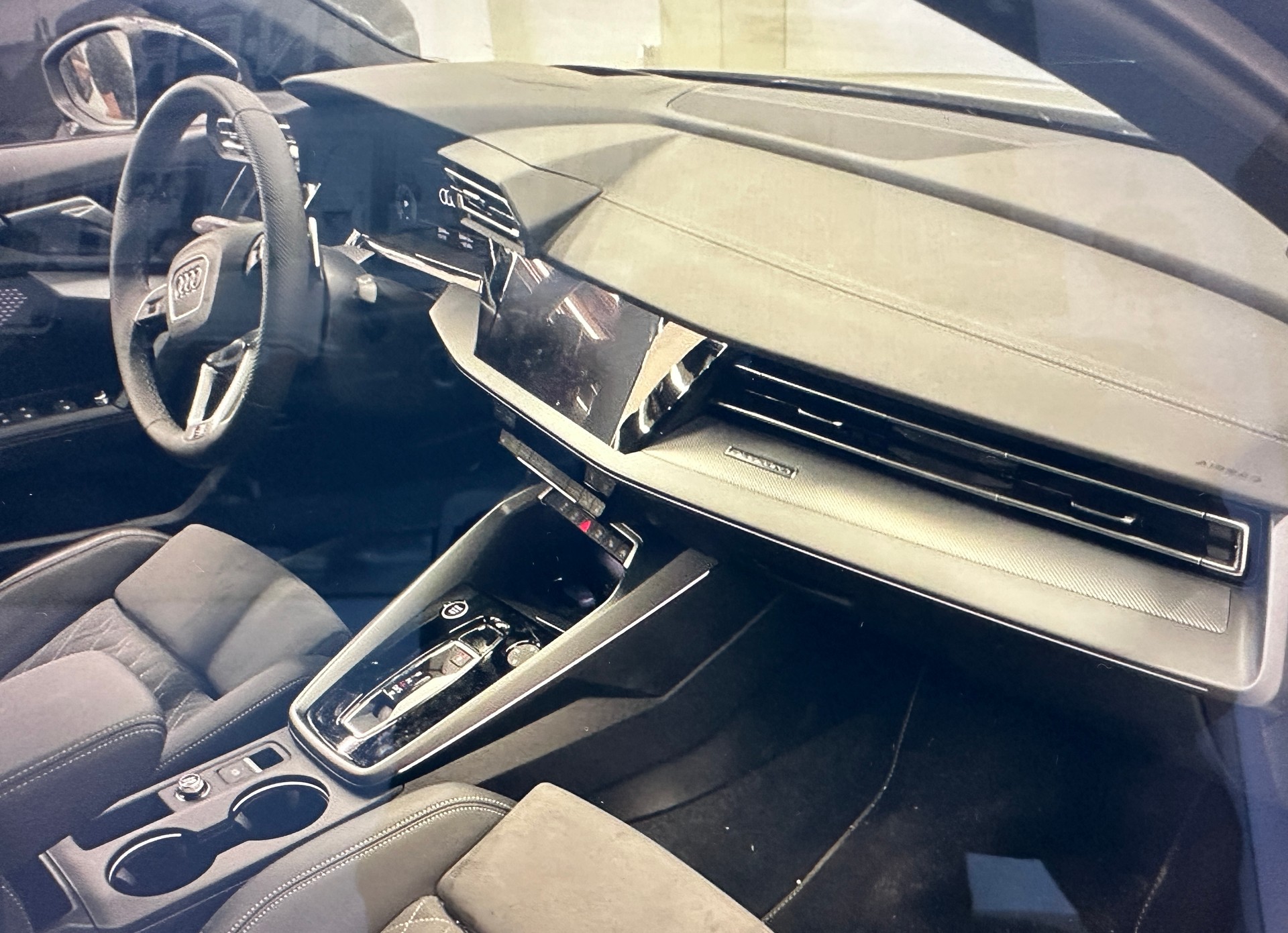 AUDI A3 Sportback TFSI 150 kW quattro S line S trconic(CH Auto)-image-5