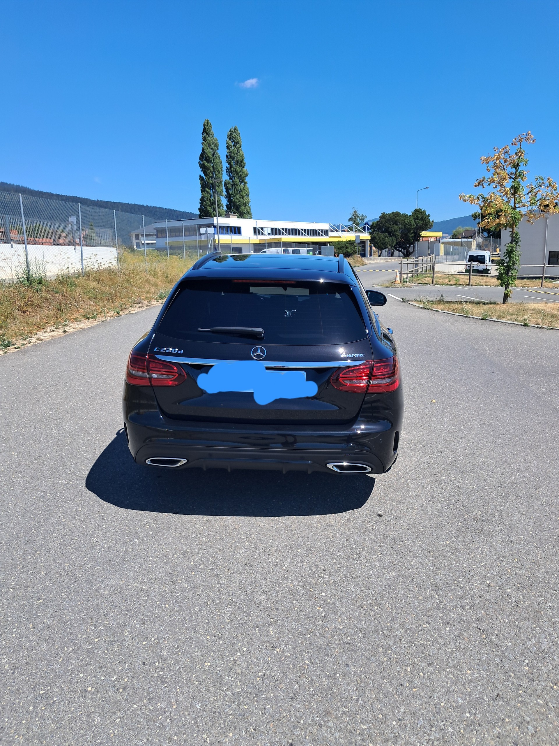 MERCEDES-BENZ C 220 d Swiss Star AMG Line 4m-image-4