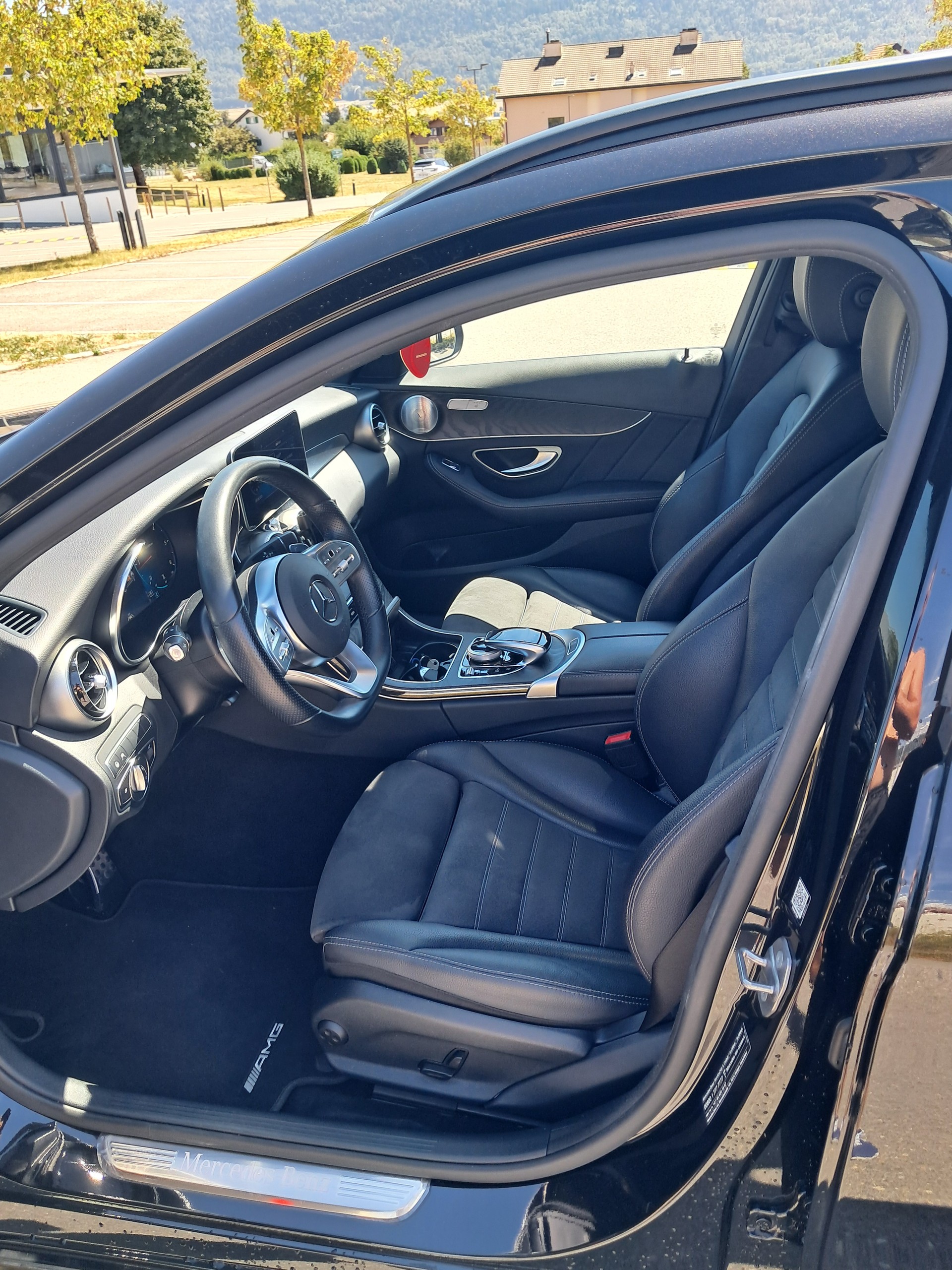 MERCEDES-BENZ C 220 d Swiss Star AMG Line 4m-image-10
