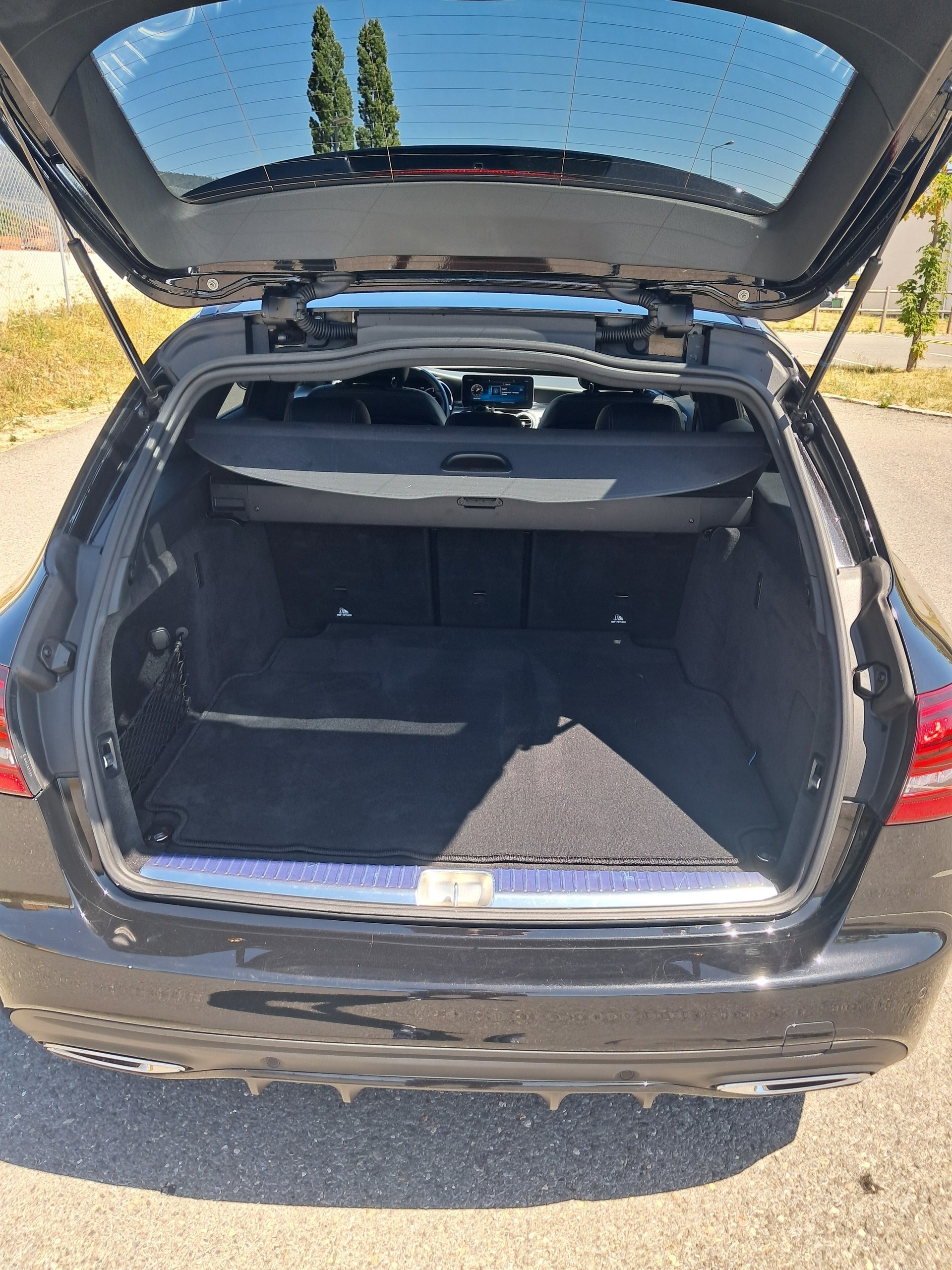 MERCEDES-BENZ C 220 d Swiss Star AMG Line 4m-image-2