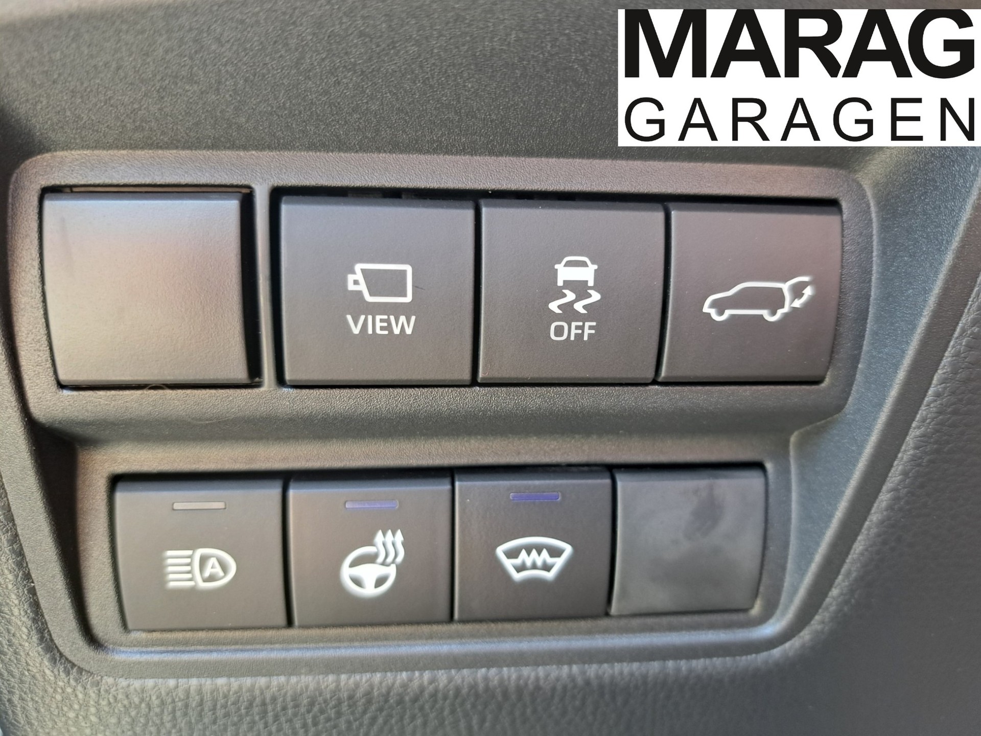 TOYOTA Yaris Cross 1.5 Premium AWDi e-CVT-image-12