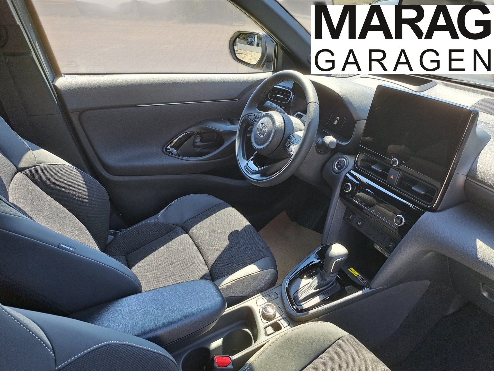 TOYOTA Yaris Cross 1.5 Premium AWDi e-CVT-image-4