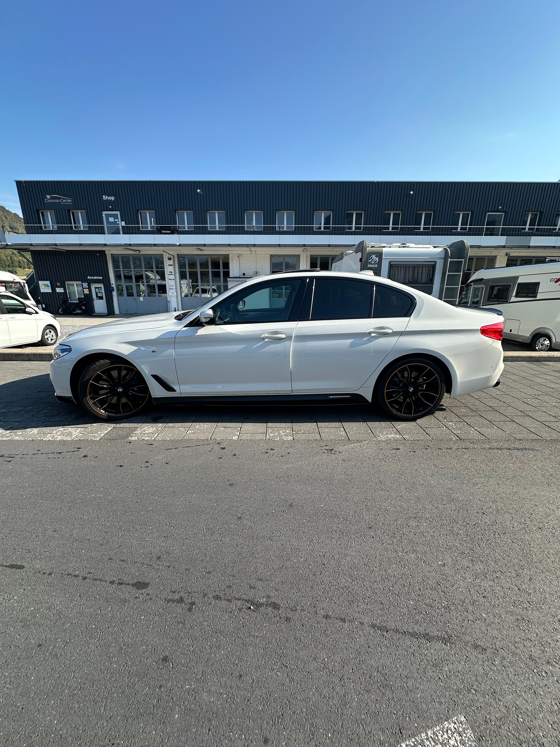 BMW 540i xDrive-image-1