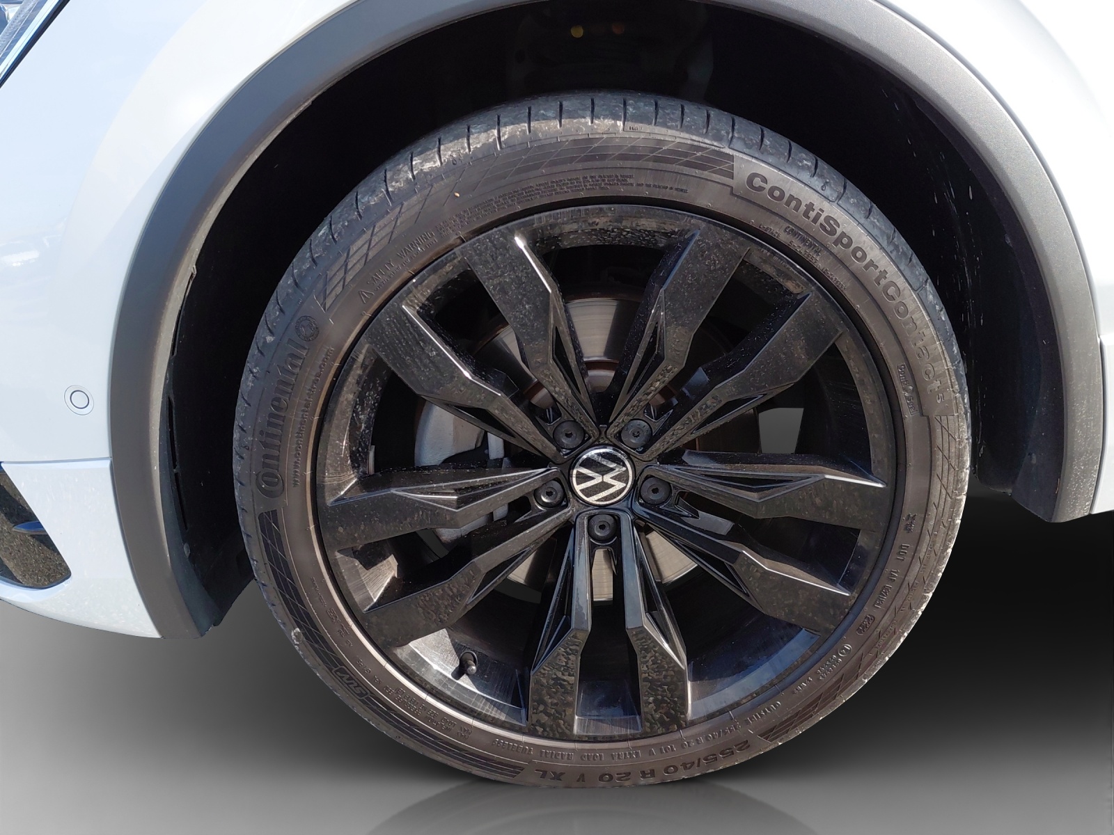 VW Tiguan 2.0TSI R-Line 4Motion DSG-image-13