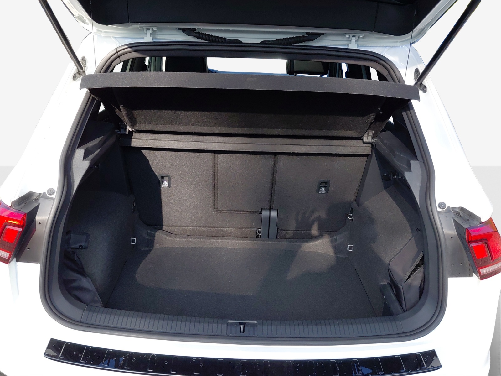 VW Tiguan 2.0TSI R-Line 4Motion DSG-image-12