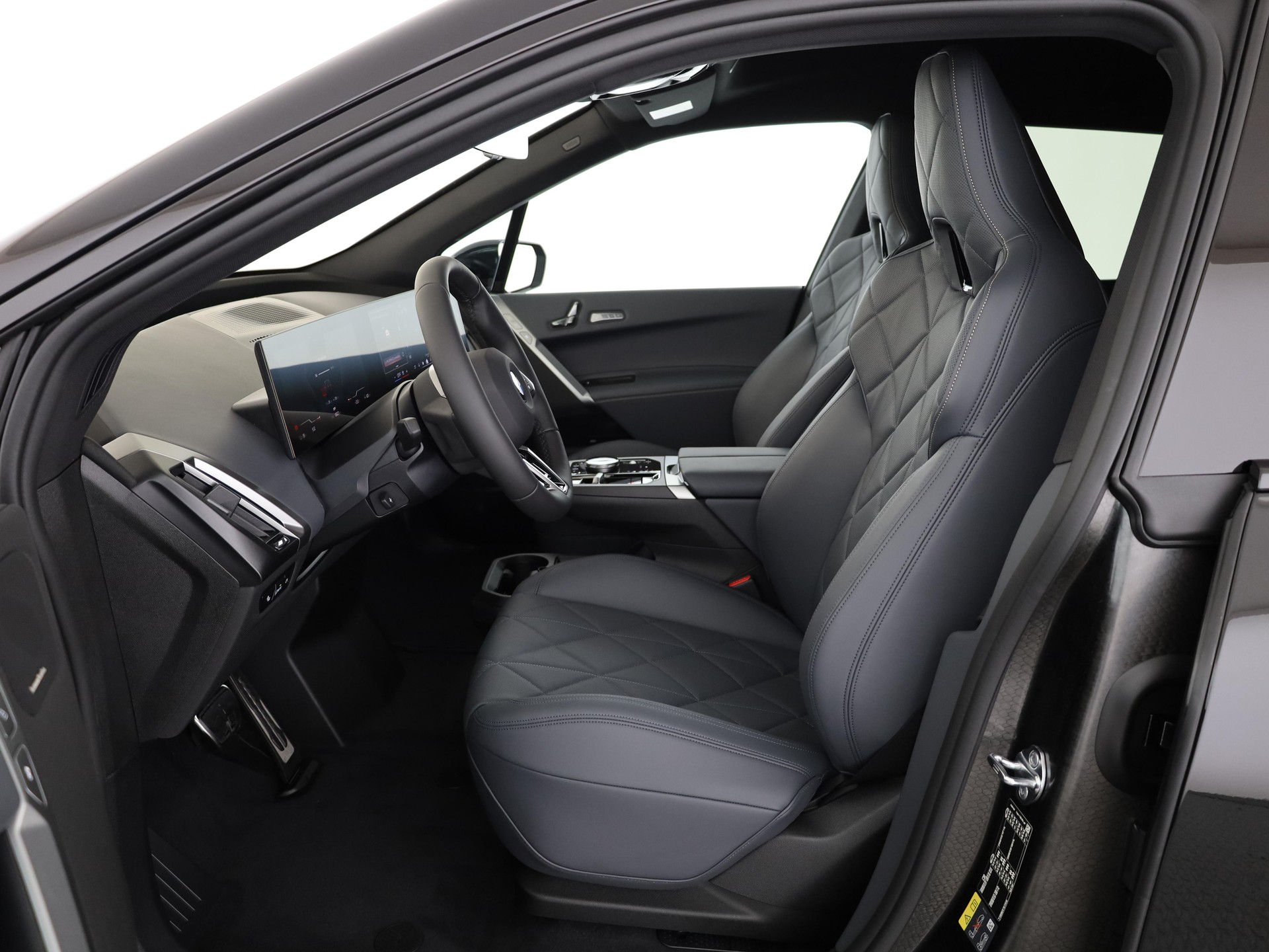 BMW iX xDrive60-image-3