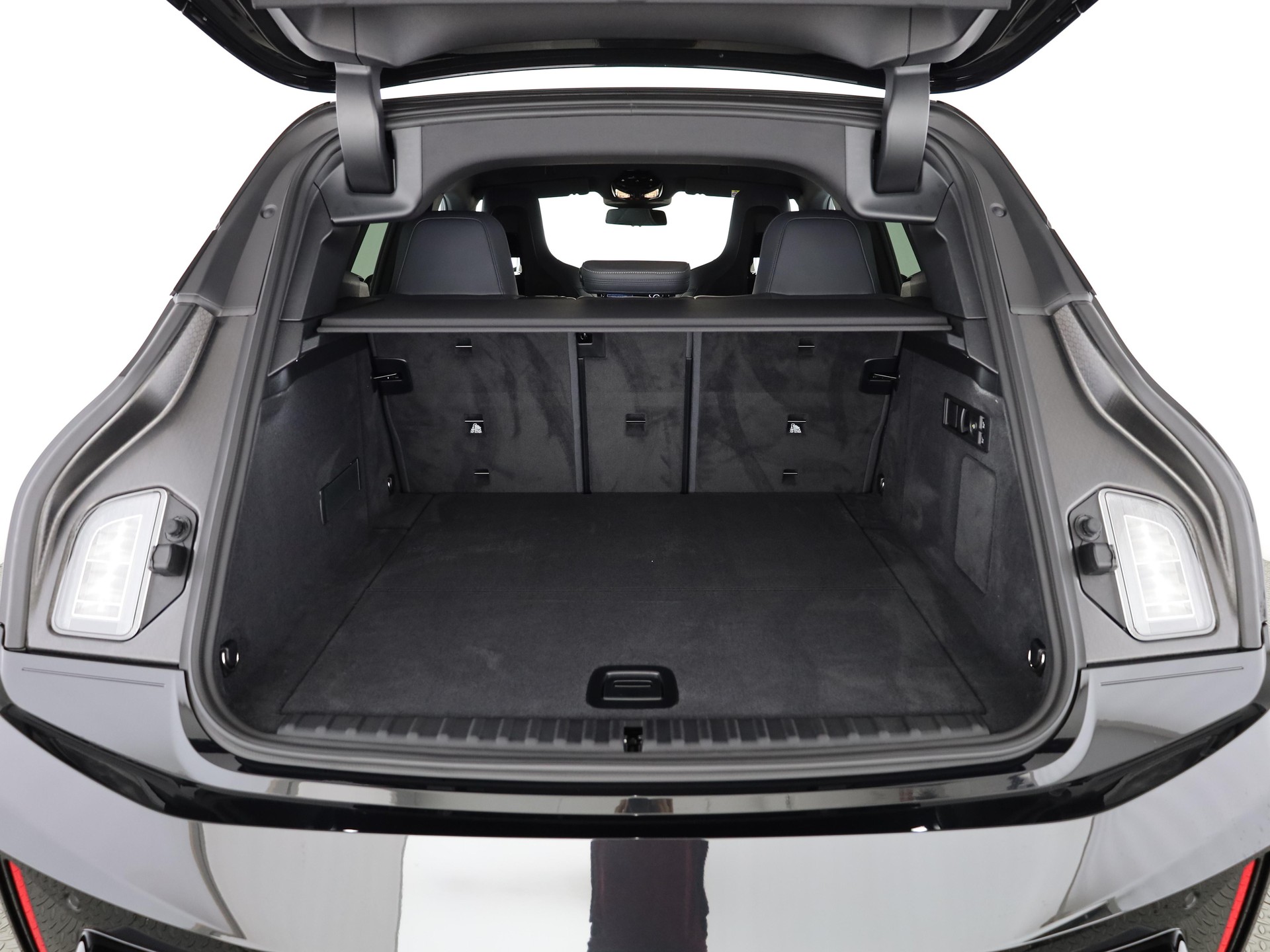 BMW iX xDrive60-image-5