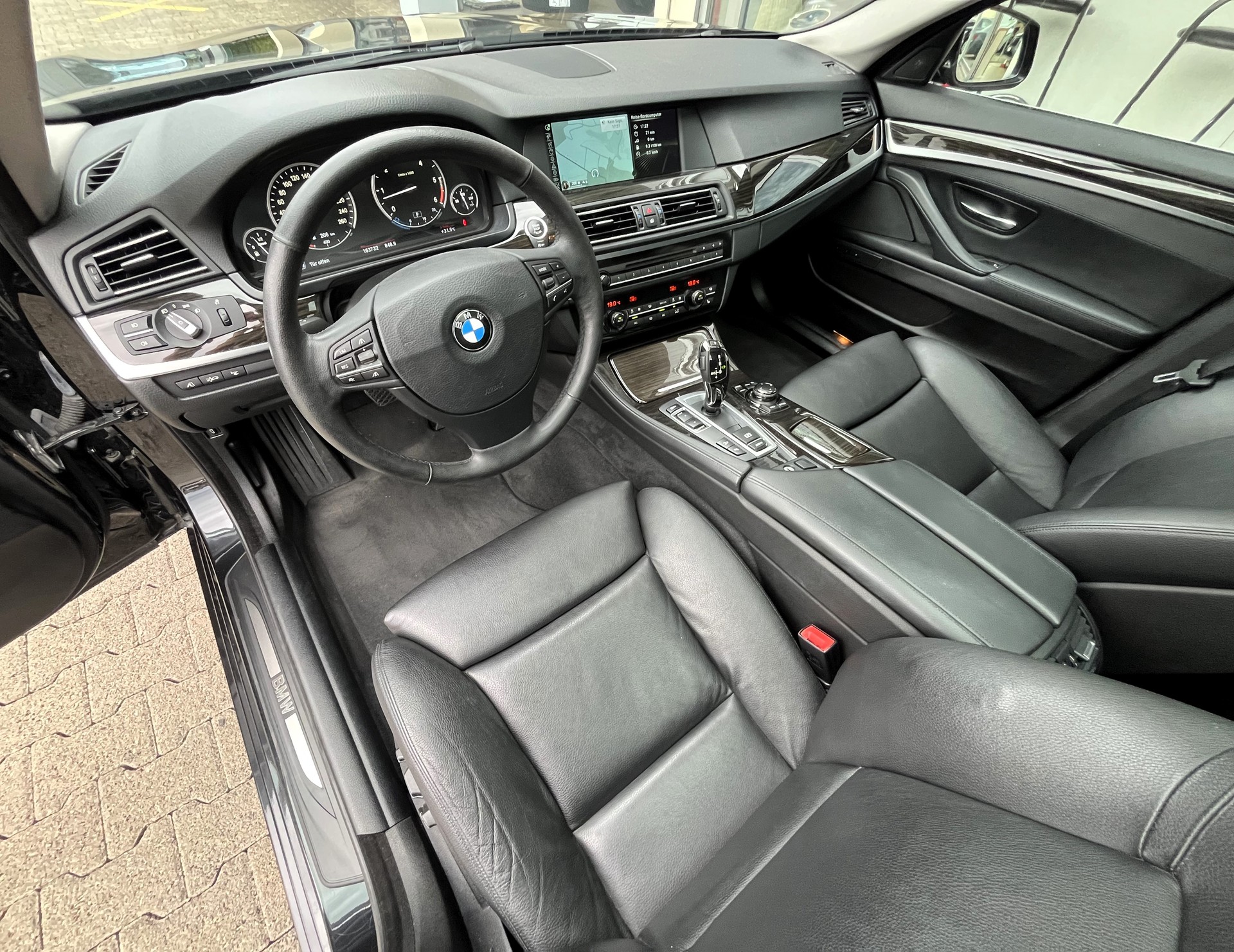 BMW 535d xDrive Touring Steptronic-image-14