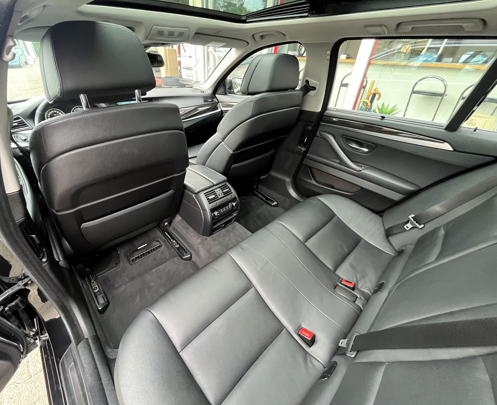 BMW 535d xDrive Touring Steptronic-image-10
