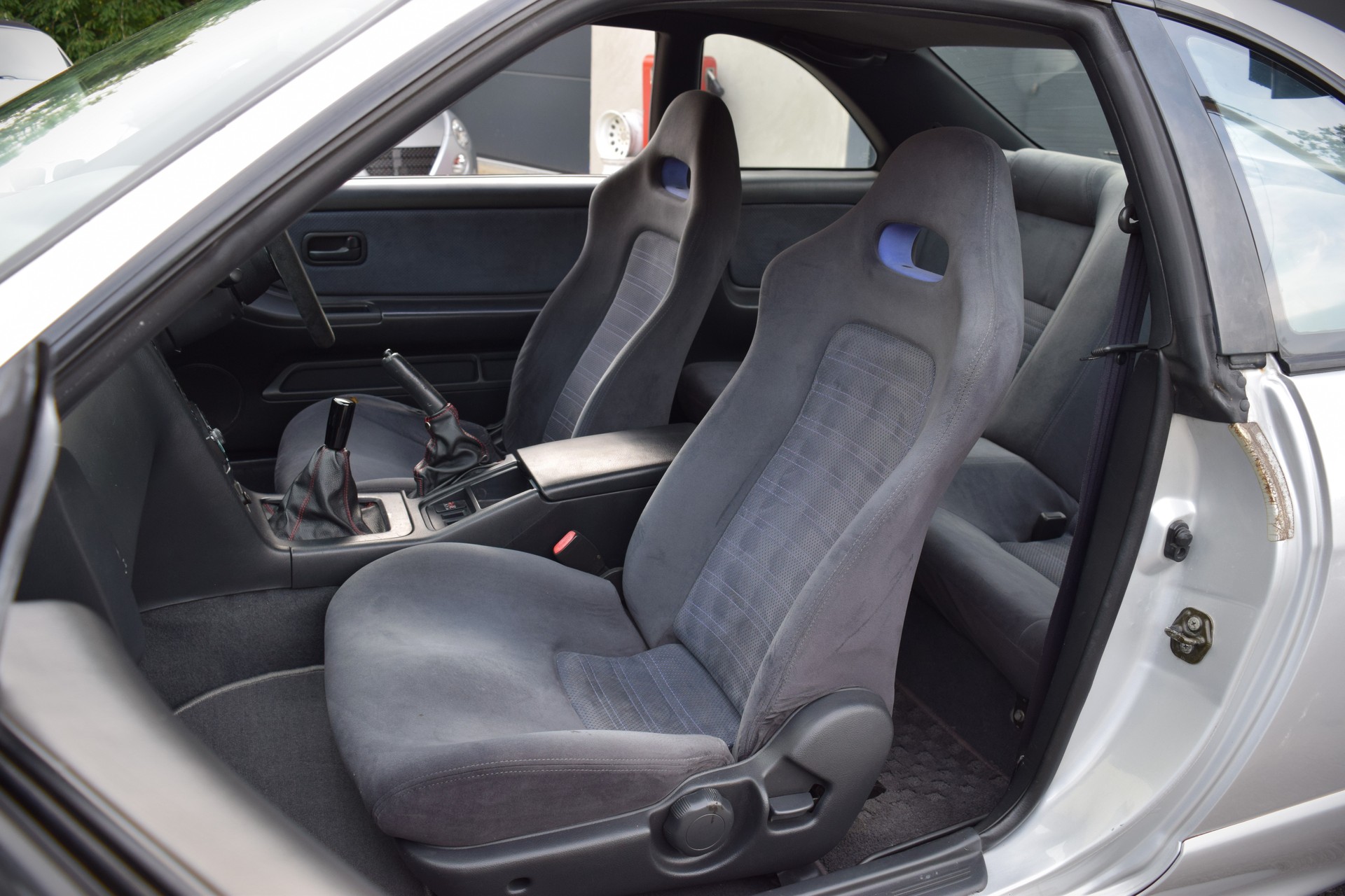 NISSAN Skyline R33 GT-R-image-12