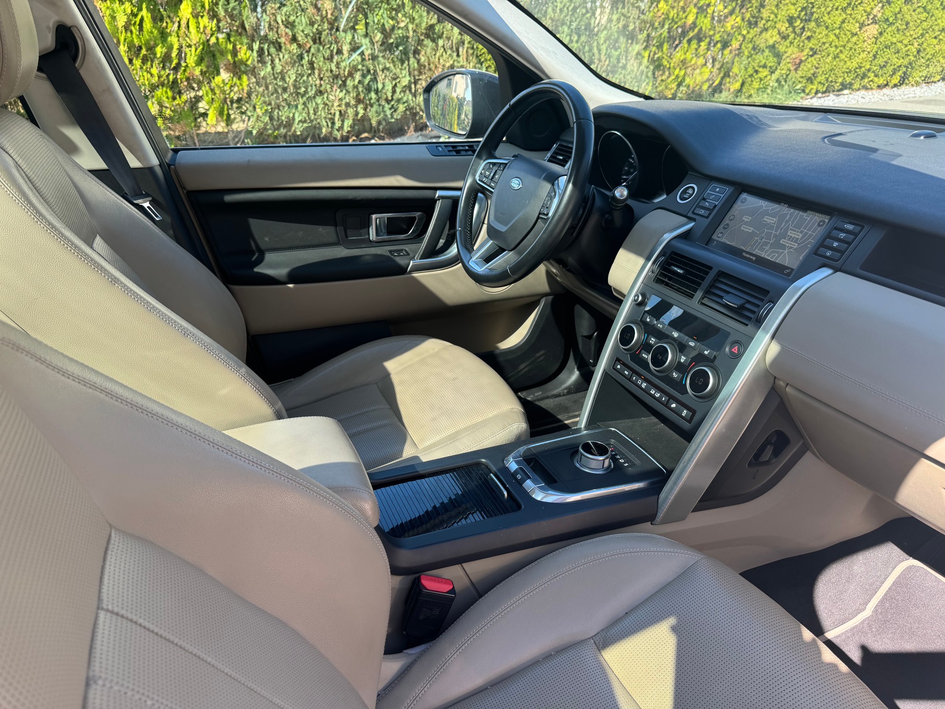 LAND ROVER Discovery Sport 2.0 TD4 Pure AT9-image-9