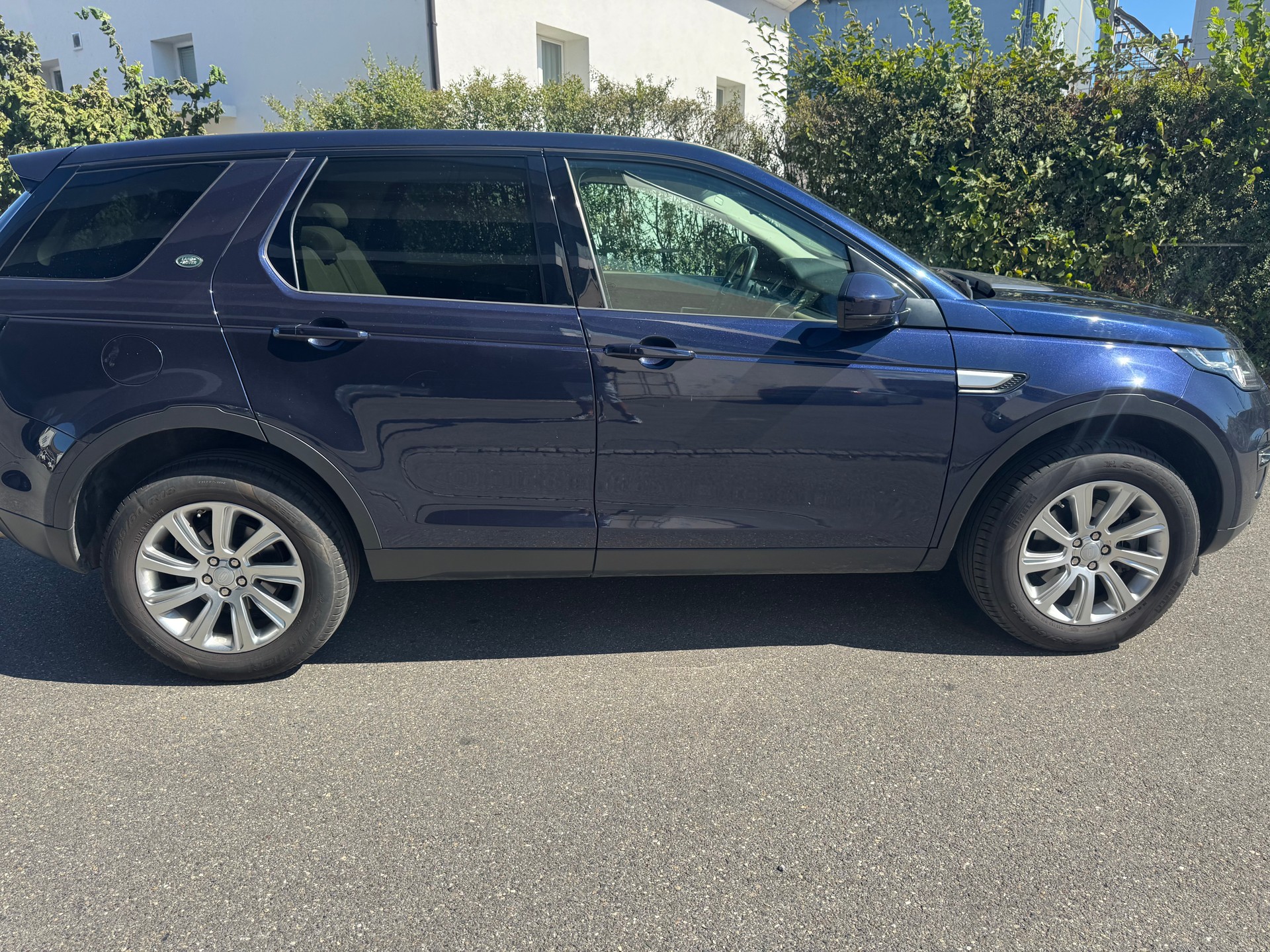 LAND ROVER Discovery Sport 2.0 TD4 Pure AT9-image-2