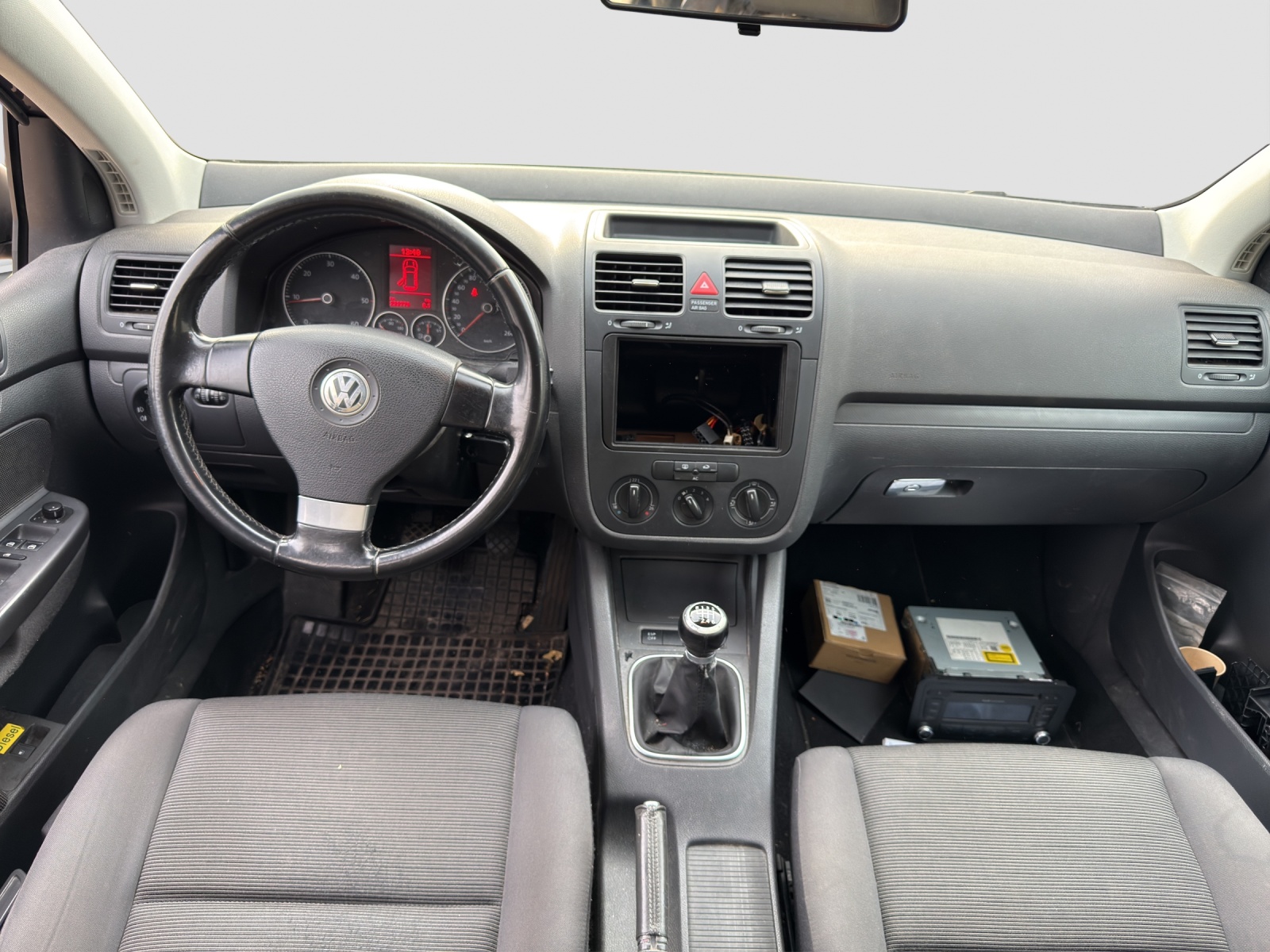 VW Golf 1.9TDI Sportline 4Motion-image-3