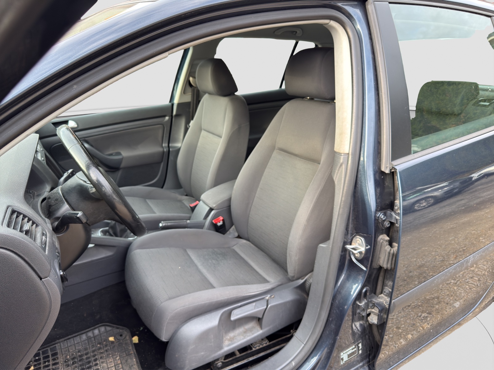VW Golf 1.9TDI Sportline 4Motion-image-6