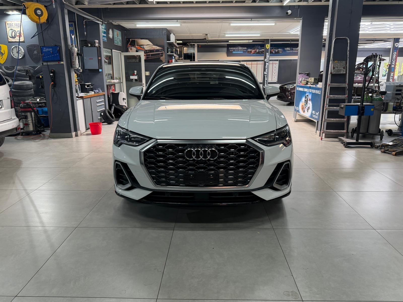 AUDI Q3 Sportback 40 TFSI S line quattro S-tronic-image-1