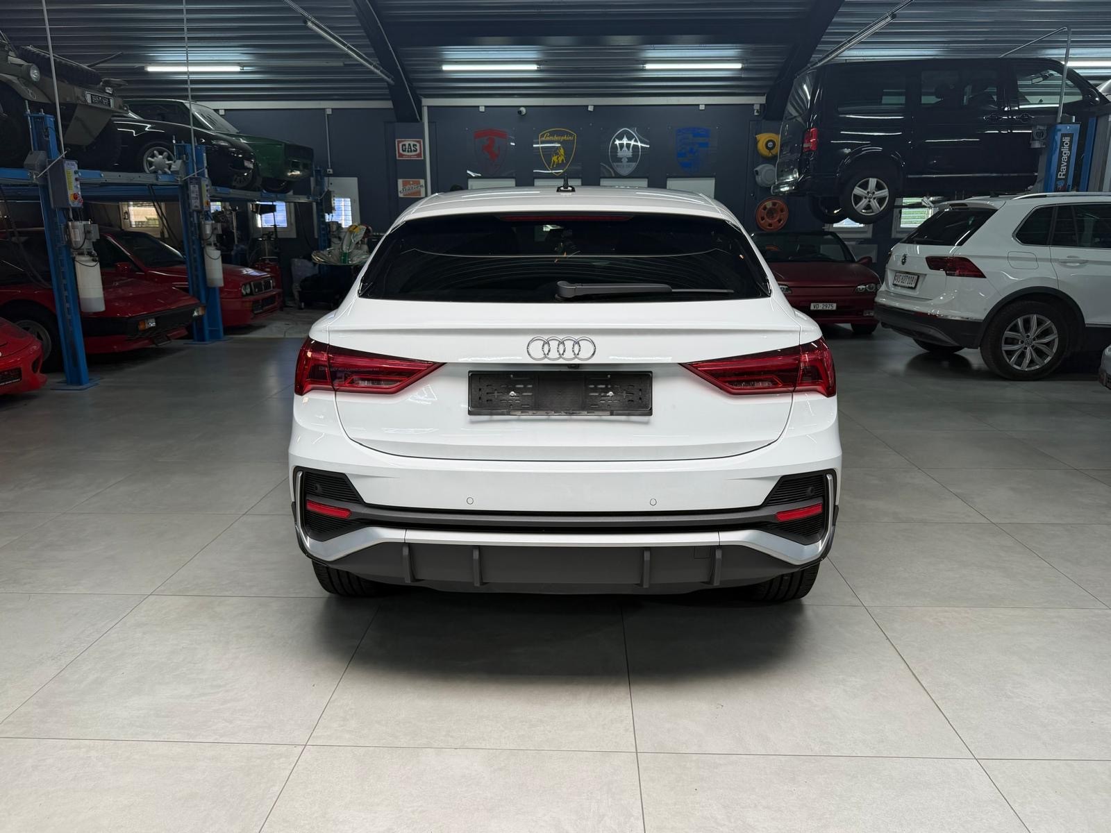 AUDI Q3 Sportback 40 TFSI S line quattro S-tronic-image-5