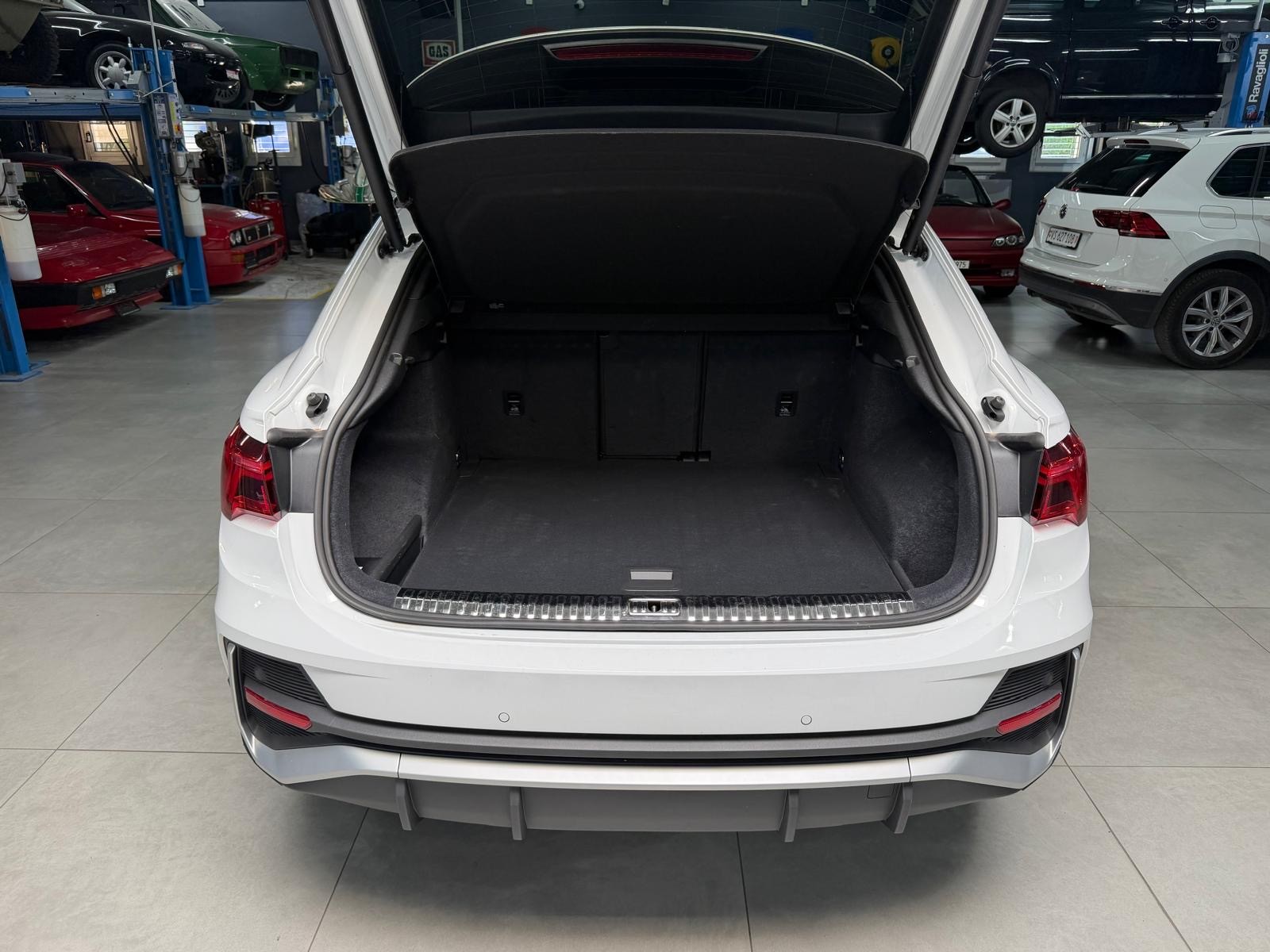 AUDI Q3 Sportback 40 TFSI S line quattro S-tronic-image-12