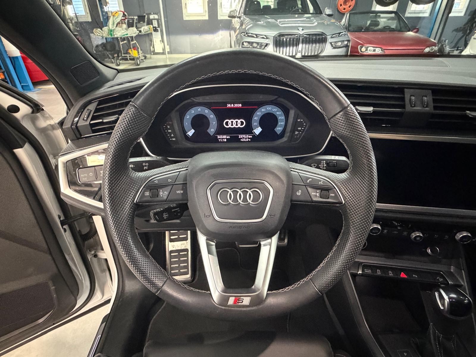 AUDI Q3 Sportback 40 TFSI S line quattro S-tronic-image-13